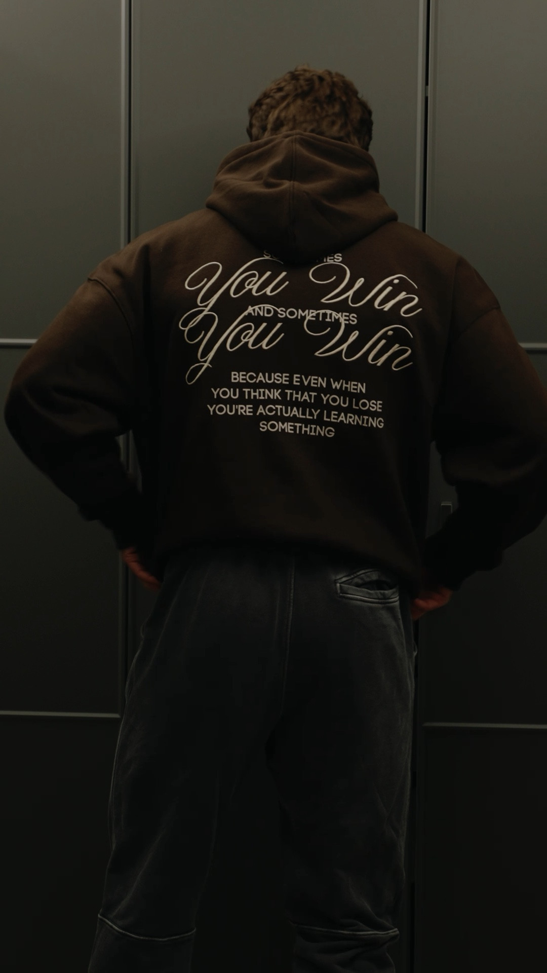 Zip hoodie, wearing size XL
Shirt, wearing L
Joggers, wearing L

I’m 1.86m/6’1 and weigh 90kg/200lbs