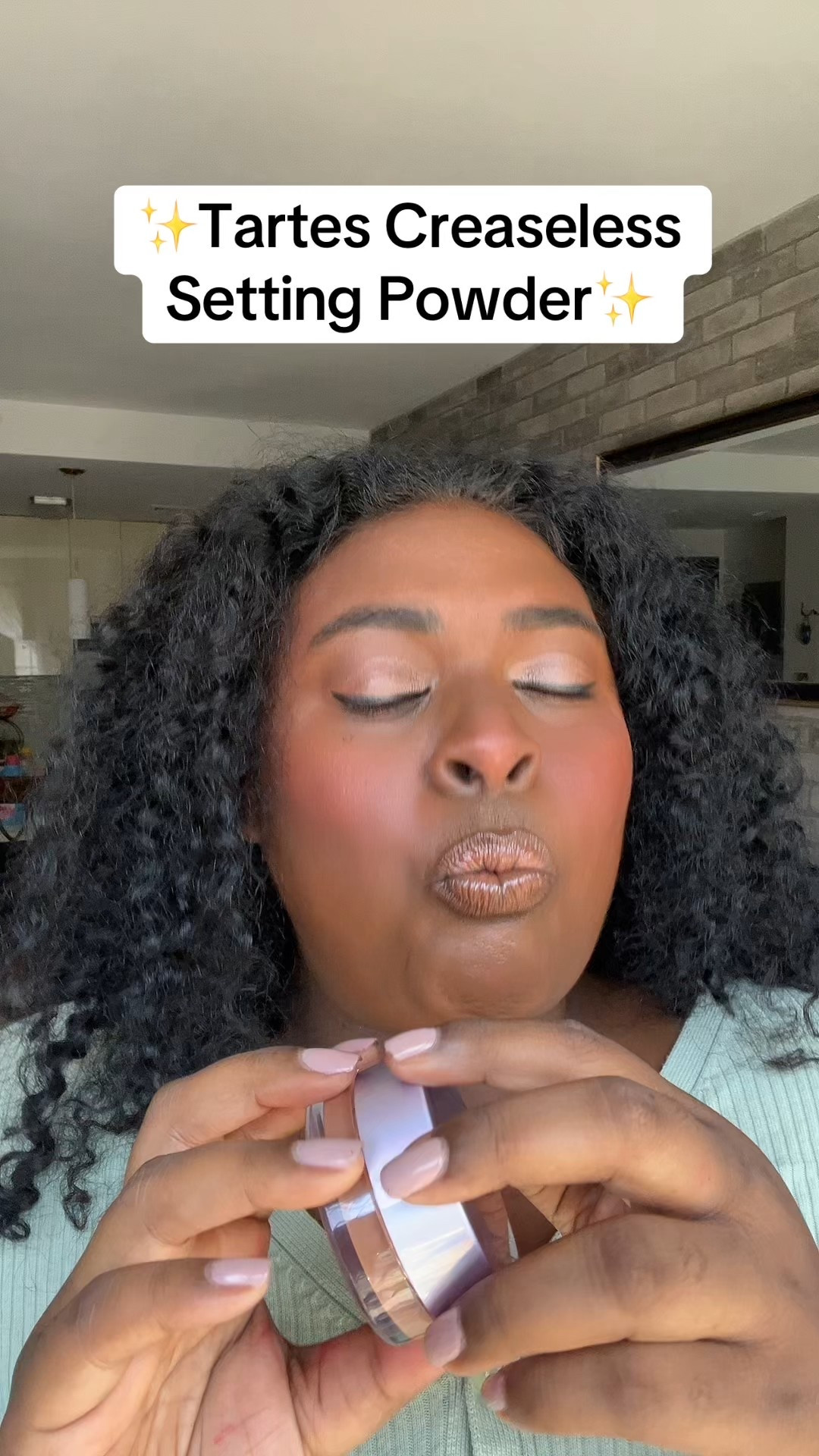 Tarte’s Creaseless Setting Powder is that girl 💁🏽‍♀️✨ Sets my makeup without drying me out and leaves the smoothest, most airbrushed finish. It comes with the cutest baby brush too! Linked on my LTK 💕 #MakeupMustHave

Hashtags:
#TarteCosmetics #CreaselessSettingPowder #MakeupOnPoint #LTKMakeup #TikTokMadeMeBuyIt #FlawlessFinish #SettingPowder #BrownSkinApproved #MakeupForMelanin #MakeupFavorites #AirbrushedFinish #MakeupRoutine

#LTKBeauty #LTKBeauty