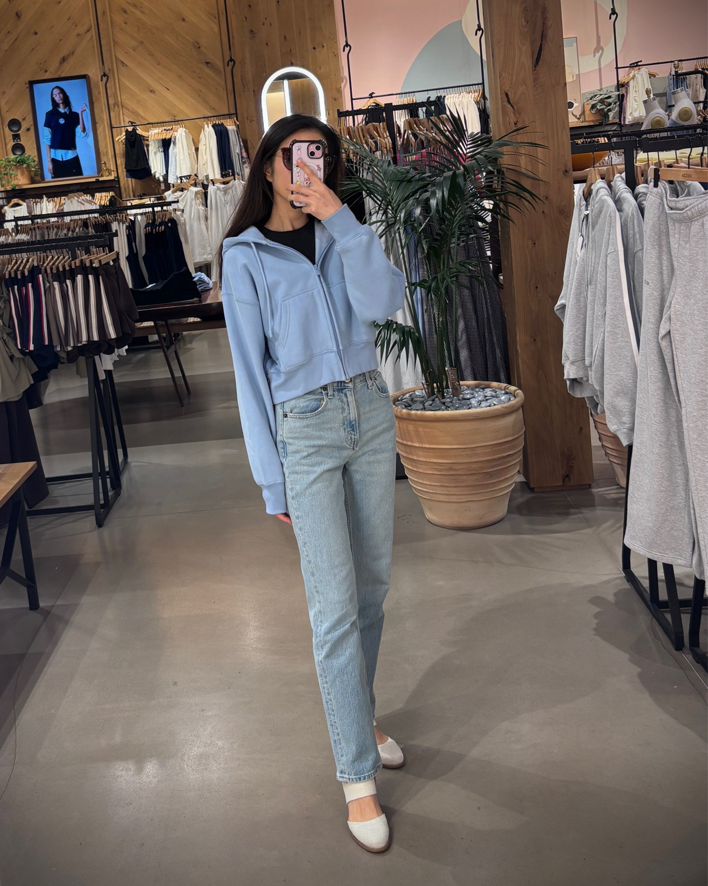 The comfiest hoodie! Tried on so many in store and this boyfriend body is my favorite. This is my usual size XS — and I would recommend your usual size for this for a cute oversized fit! I am 5’4”. Jeans are from Abercrombie in 24 waist regular length.
