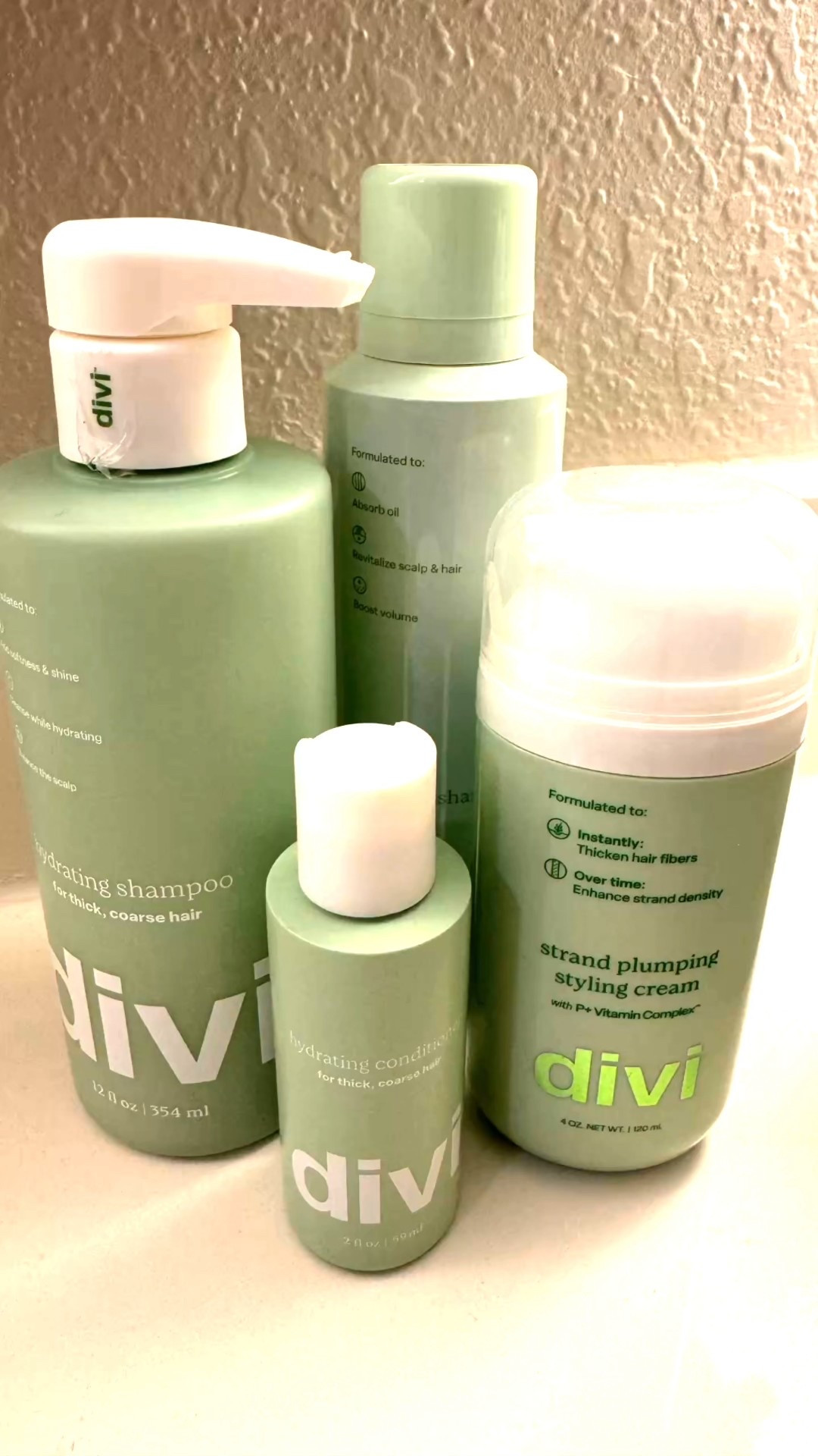the @diviofficial go to’s for wash & non-wash days! 💚 save with code Nickibthomas on DIVI links only

I also use the whip & hair vitamins (not pictured)
#haircareproducts #hairroutine 