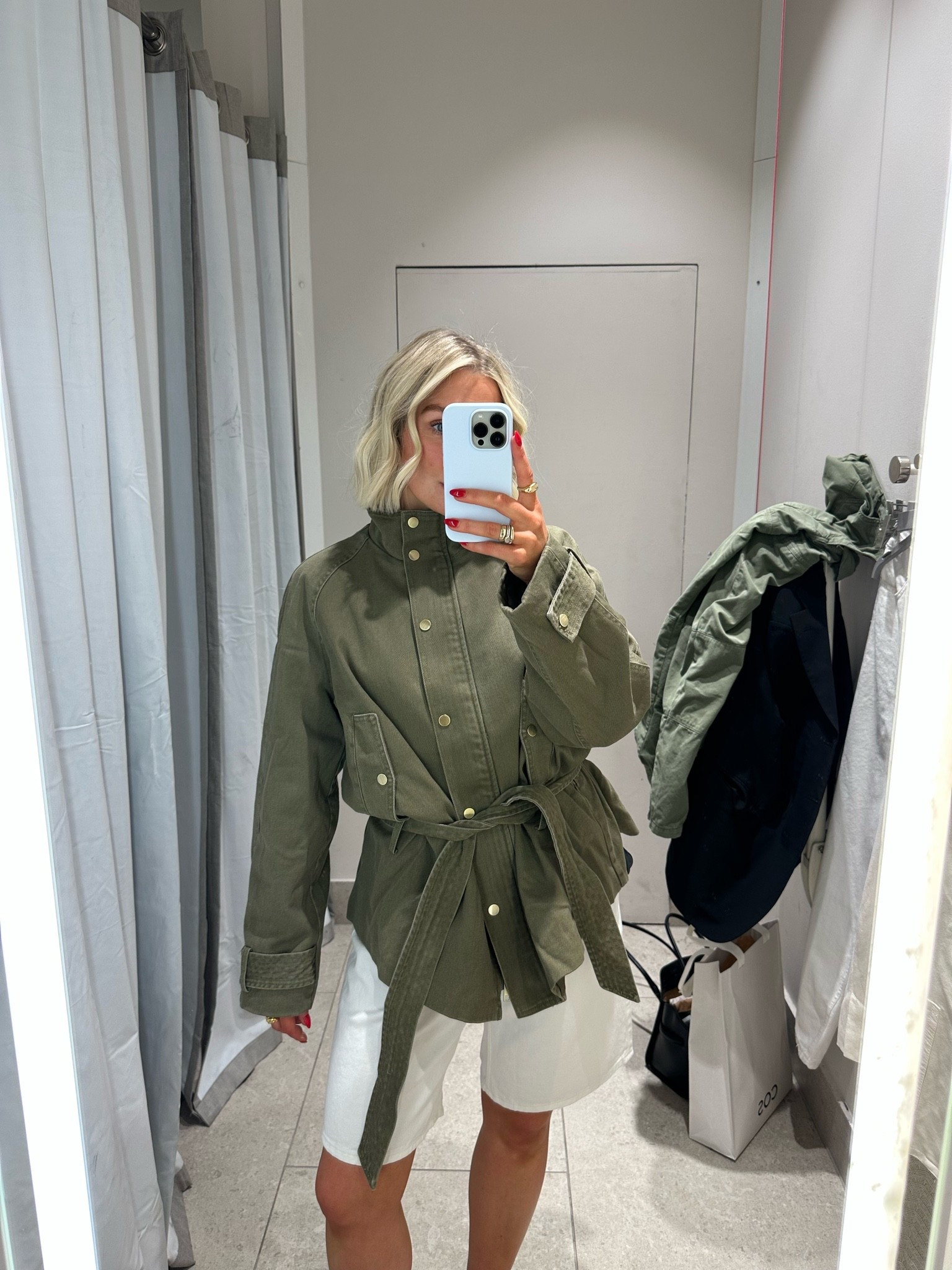 Khaki green jacket
Transitional jacket 
Utility jacket 
White Bermuda shorts

#LTKgrwm #LTKootd