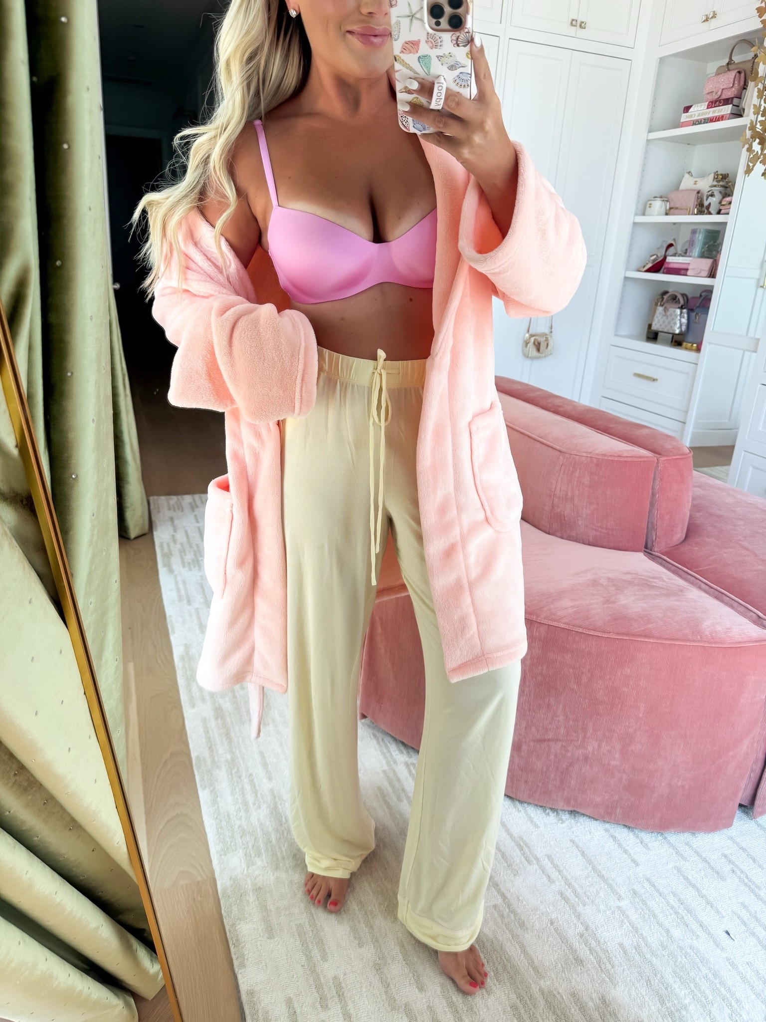 The coziest pieces from VS! @victoriassecret #VSpartner

#LTKmomlife #LTKgrwm #LTKselfcare