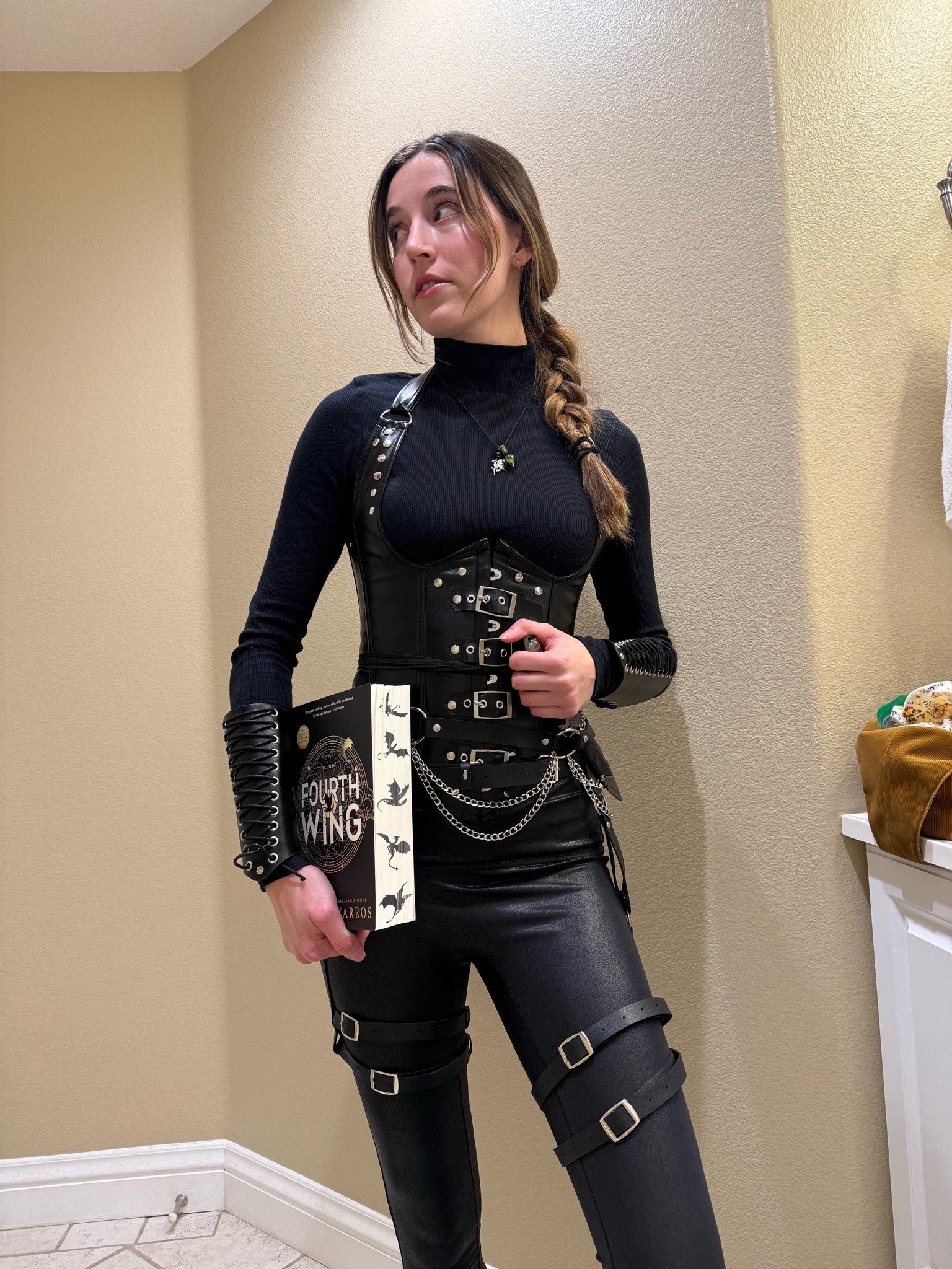 violet sorrengail fourth wing dragon rider cosplay 