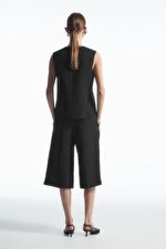TAILORED KNEE-LENGTH SHORTS - BLACK - COS | COS UK