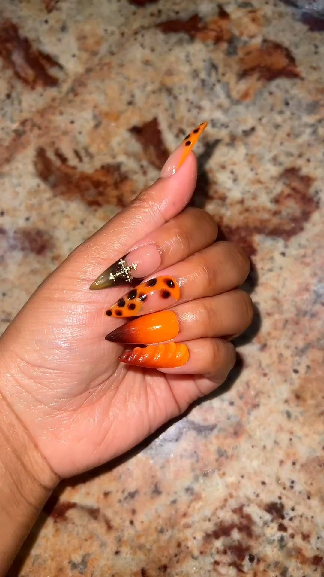 Beautiful Tortoiseshell Art Nail Set!💅🏽 Perfect for the Fall and Halloween of course!🔥😍🥰 Custom Details:
✨Size: Medium 
✨Shape: Stiletto
#orangenails
#fallnailsinspo #dccreator
#tiktokshopblackfriday #tortoiseshell 

#LTKBeauty #LTKHalloween #LTKSeasonal