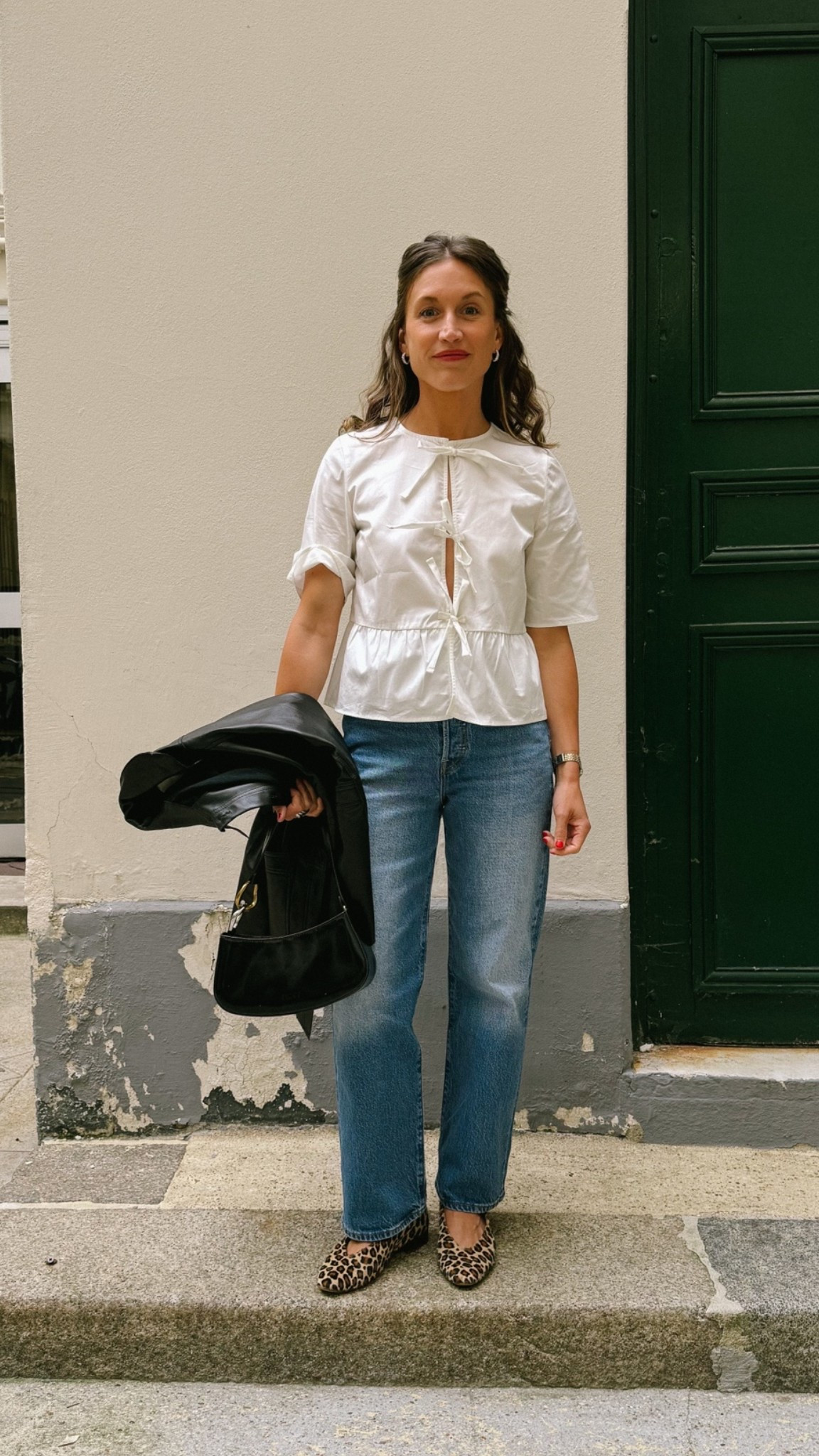 Paris // Day Three OOTN

Sèzane top, 2, TTS. Levi’s denim, 26, I sized up. Sèzane leopard flats. Machete hair clip. Sèzane leather jacket. Staud bag.

#LTKOver40 #LTKPetite #LTKTravel