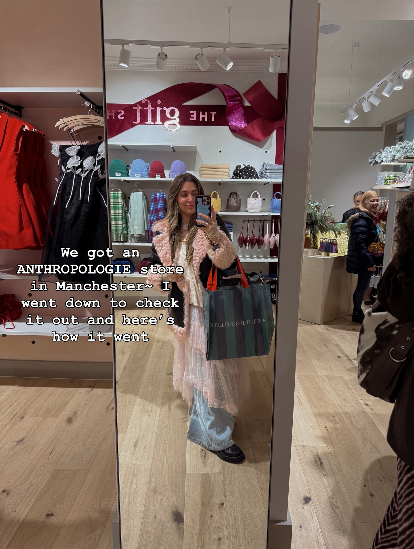 There’s an @anthropologieeu in MANCHESTER finally and I’m so giddy, one of my favourite shops so this was such a treat to come down, mooch around the shop and take some bits home. Thanks team @anthro 🎀 feeling grateful AF and absolutely WILL BE BACK, many many times over!!! 

*pr visit