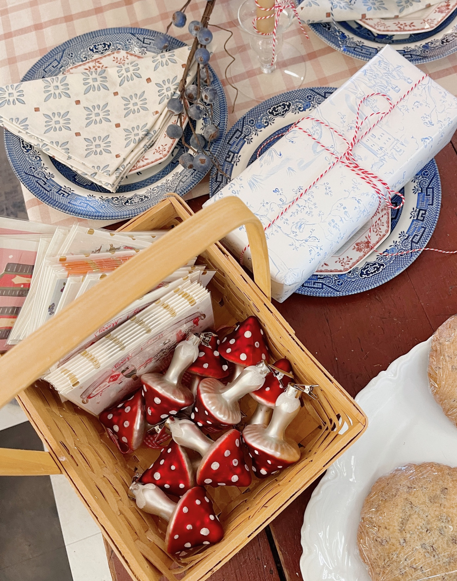 These little mushrooms are my FAVE Christmas ornaments this year!!