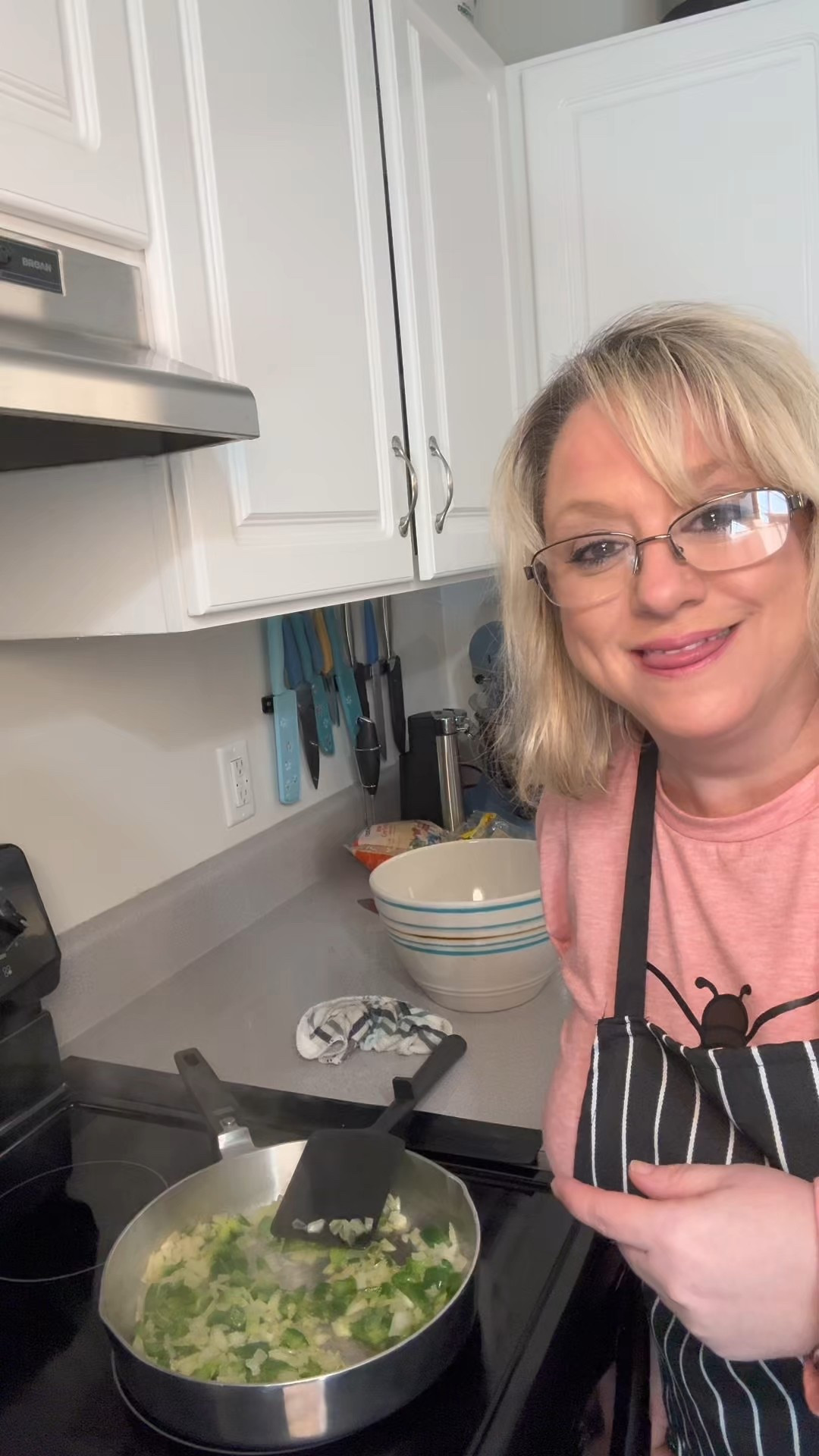 This is the kind of pan your grandmother cooked everything in.
Lightweight cast aluminum, heats evenly, and built to last years, not trends.
The kind you pass down, not replace.
Would you still use this kind of cookware?

#LTKmomlife #LTKfoodie #LTKGiftGuide