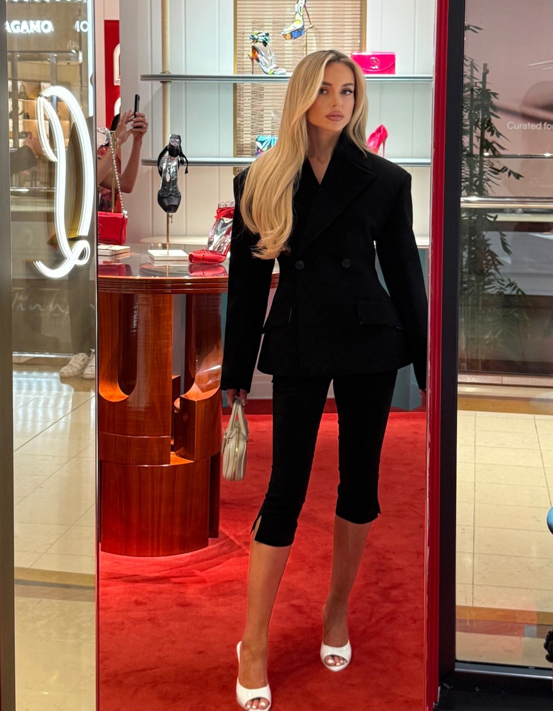 #Blackcapripant
#ChristianLouboutin
#jacquemus 
#miumiu

#LTKshoes #LTKFashionMonth #LTKaustralia