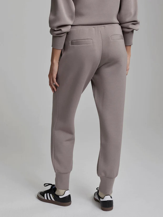The Slim Cuff Pant 27.5"42 ReviewsUpgrade your everyday look with the Slim Cuff Pant 27.5", craft... | Varley USA