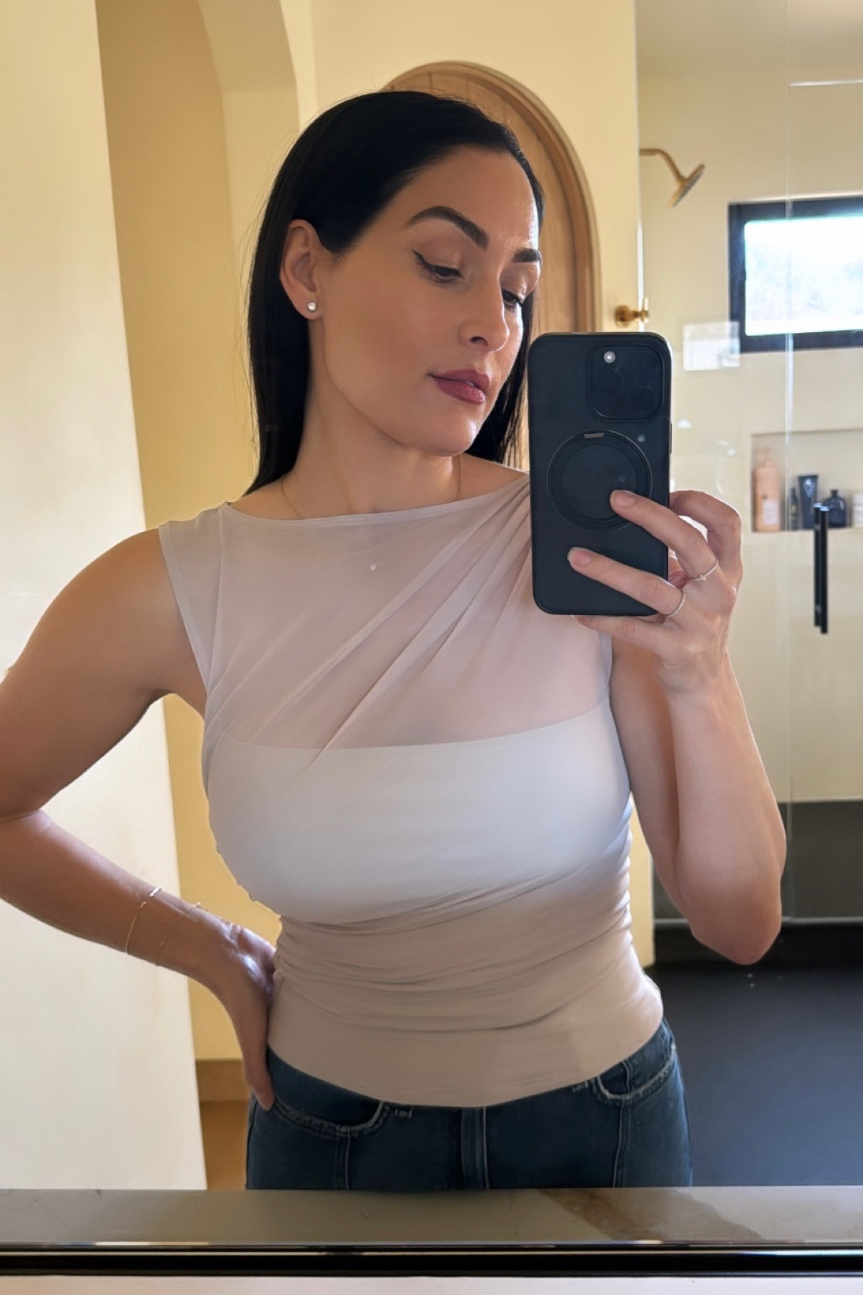 Guys!!! This top?! I am obsessed. Use code AFLTK for 20% off 

#LTKstyletip #LTKsalealert #LTKSpringSale