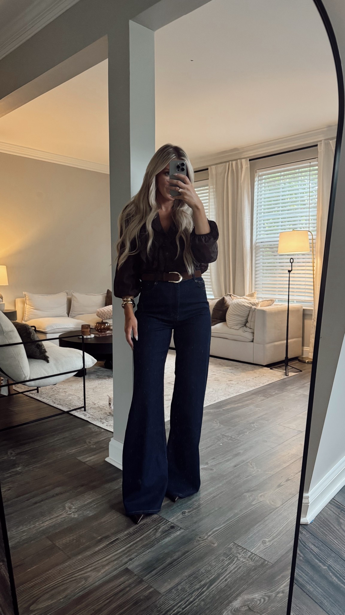 These jeans are INCREDIBLE! If you are over 5’3” these would be perfect- they are too long on me! 

#LTKSeasonal #LTKStyleTip #LTKFindsUnder100