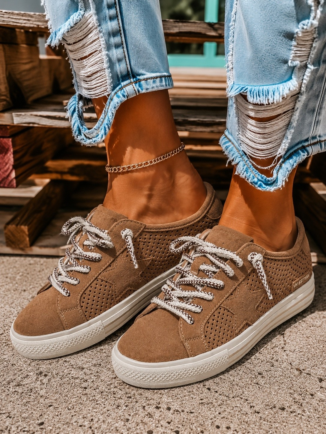 🚨 RARE SALE ALERT! 🚨

Girls, I never see these Vintage Havanas on sale, and today is your lucky day! 🤩

If you’re looking for that one sneaker you’ll wear on repeat, this is it. Throw them on with jeans now, then pair them with leggings, flannels, and cozy sweaters all fall long. 🍂✨ They’re the ultimate everyday mom shoe!

Don’t wait—these always go fast when they’re marked down.

👇 Comment MUST HAVE and I’ll send you the link before your size is gone!

#LTKdayinmylife #LTKgrwm #LTKootd