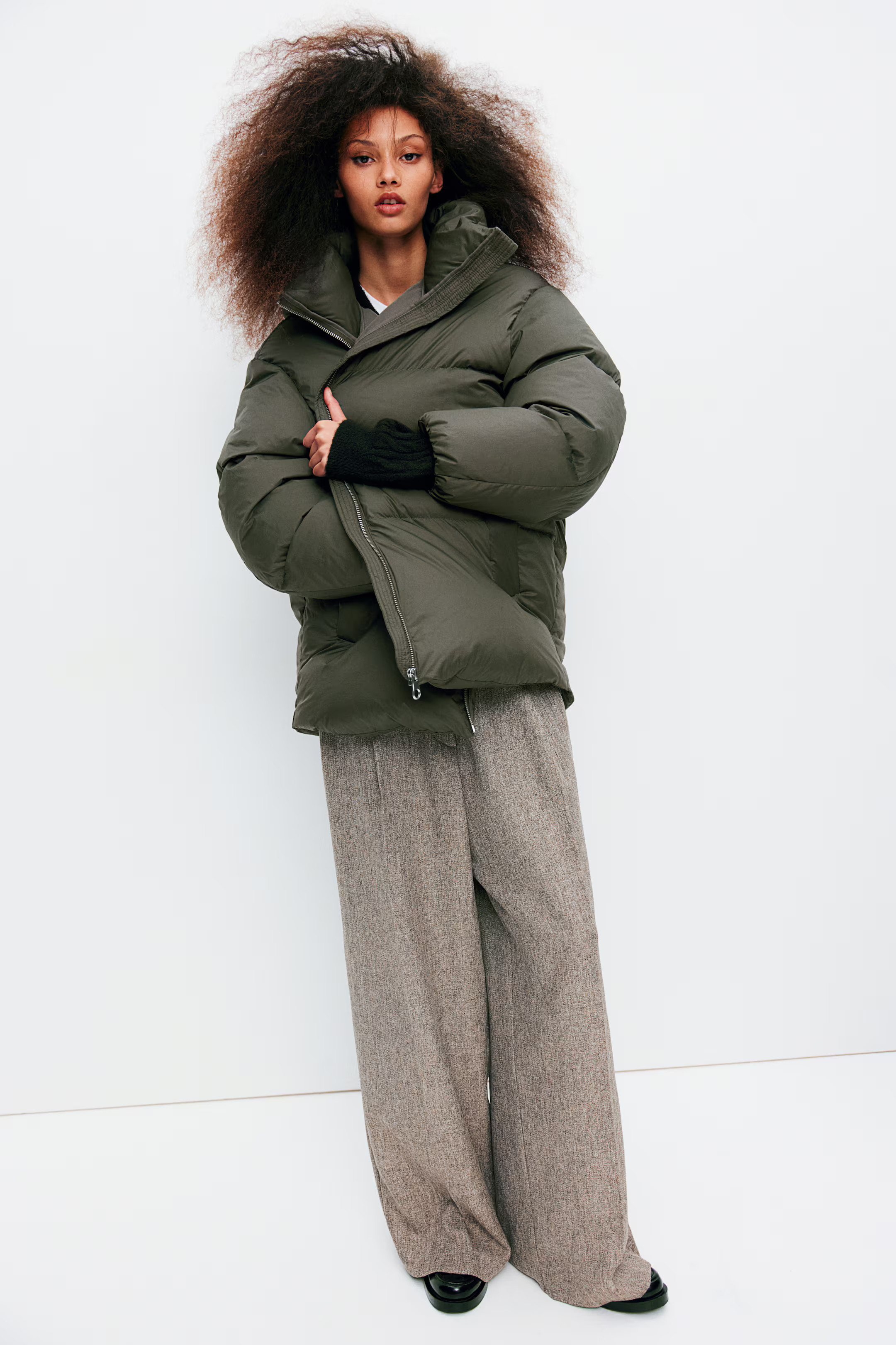 Oversized down puffer jacket | H&M (UK, MY, IN, SG, PH, TW, HK)