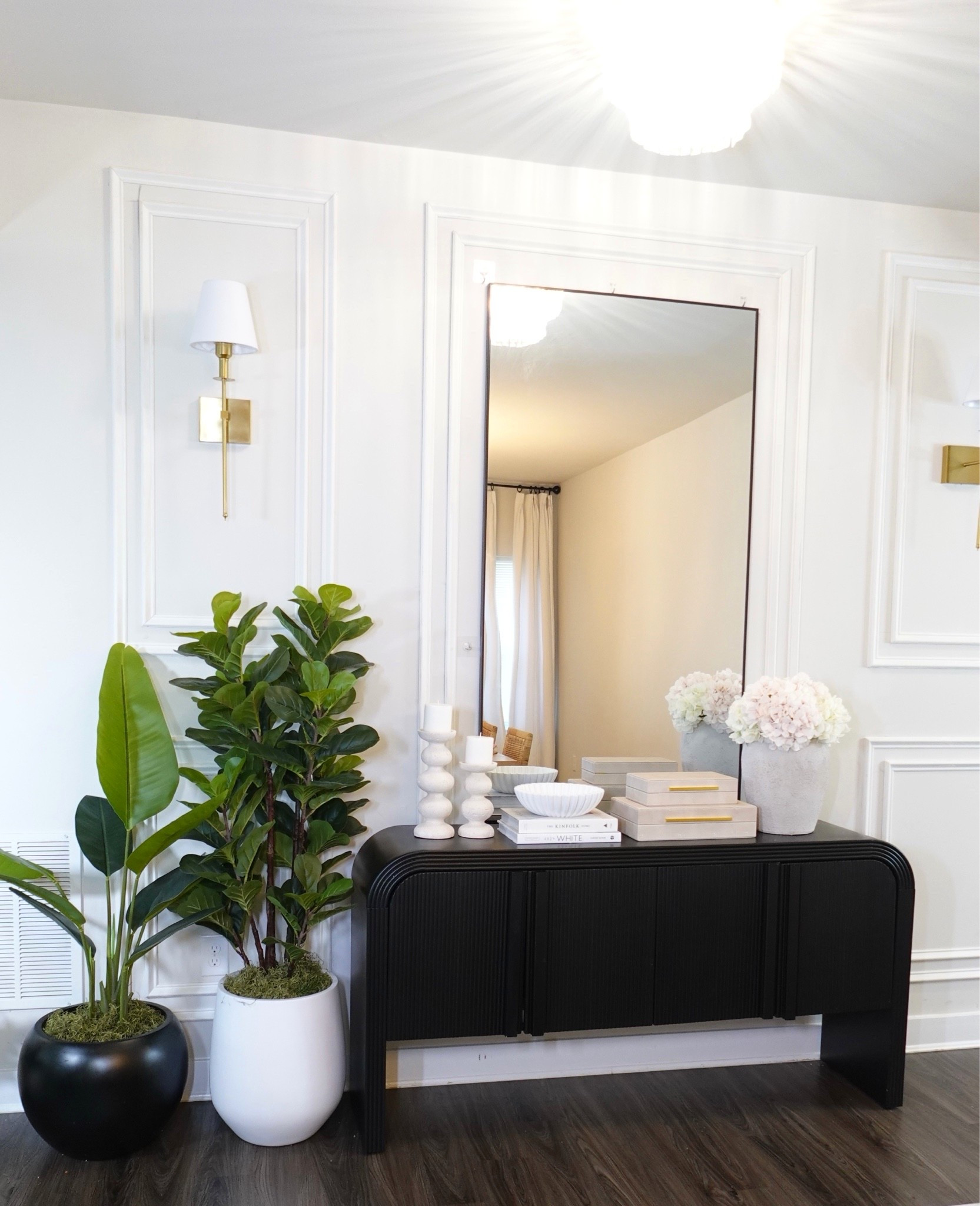 How to style your console table