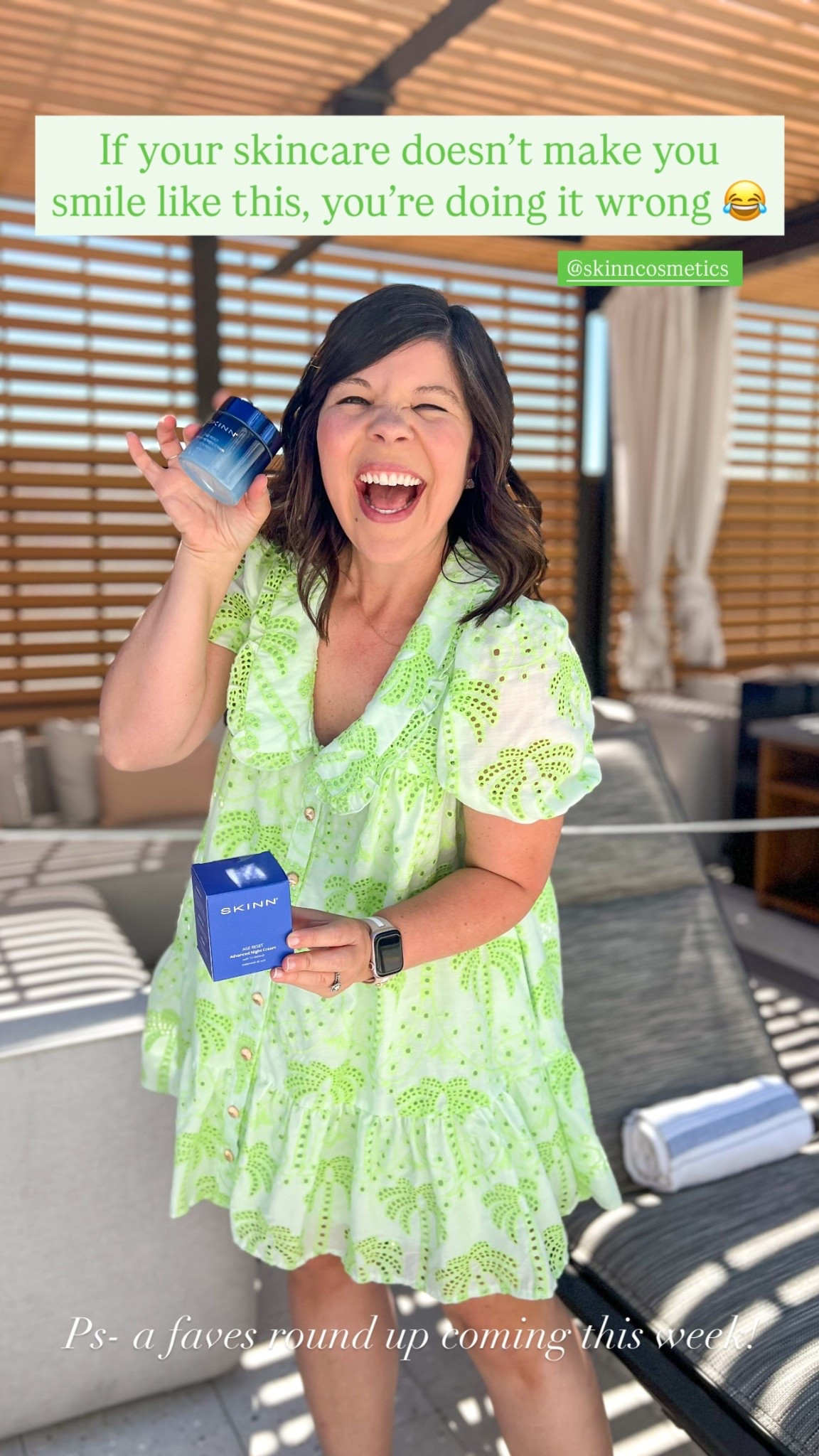 If your skincare doesn’t make you smile like this, you’re doing it wrong 😂 @skinncosmetics  Ps- a faves round up coming this week!