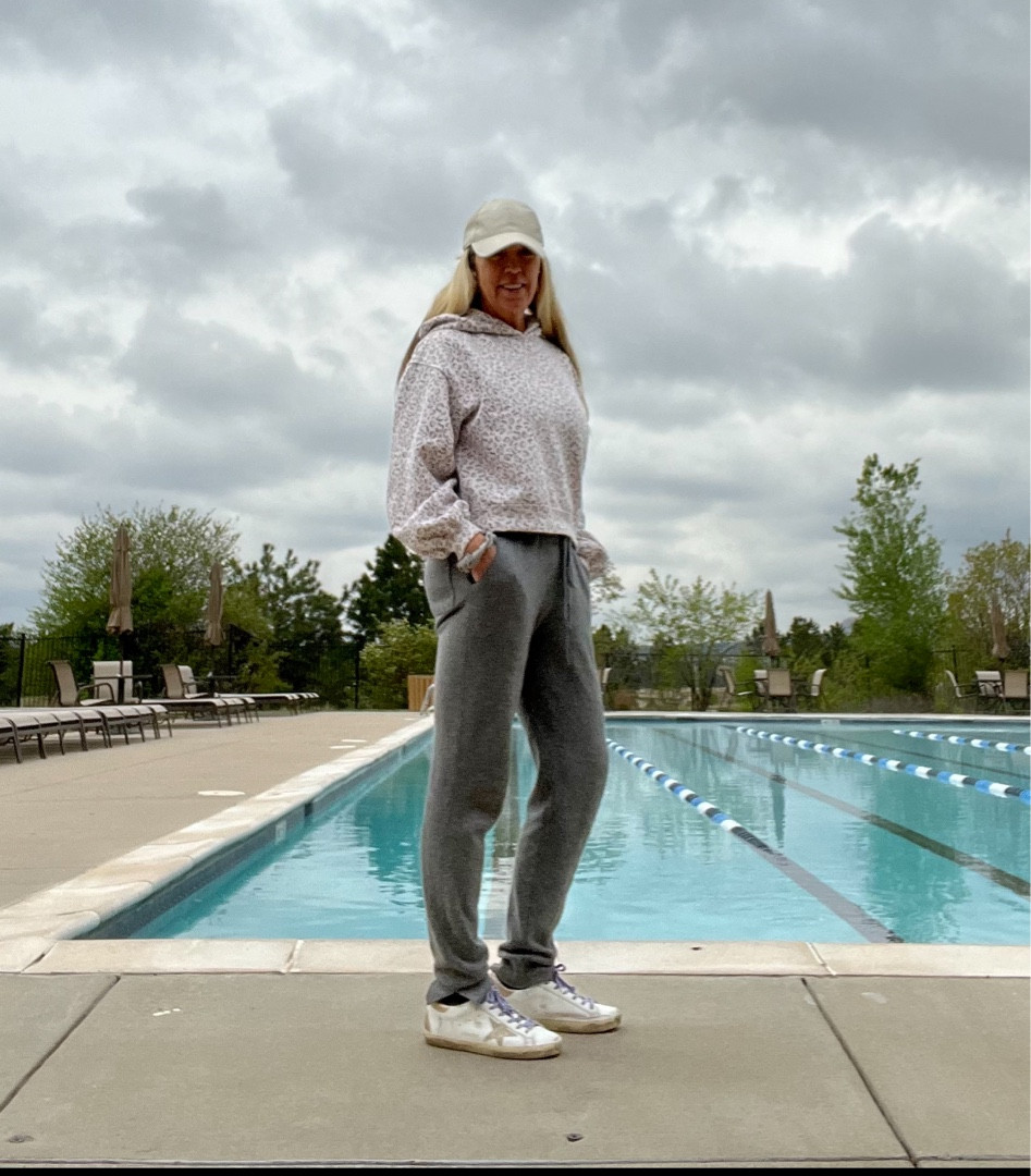 Fall is in the air!! Comfort is my Style! 
My cashmere leggings are my favorite fall outfit!!! 🍁
.
Fall outfit, jeans, Halloween 
Home decor 
.
.
.

#LTKGiftGuide
#LTKCon
#LTKSeasonal
#LTKSale
#LTKHoliday
#LTKVideo
#LTKHalloween
#LTKhome
#LTKU
#LTKsalealert
#LTKover40
#LTKmidsize
#LTKparties
#LTKfindsunder50
#LTKfindsunder100
#LTKbeauty
#LTKstyletip
#LTKfitness
#LTKplussize
#LTKworkwear
#LTKshoecrush
#LTKbump
#LTKmens
#LTKbrasil
#LTKswim
#LTKitbag
#LTKkids
#LTKwedding
#LTKaustralia
#LTKtravel
#LTKbaby
#LTKfamily
#LTKeurope
#LTKAsia