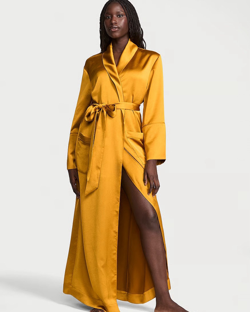 Clearance alert!! 🚨 link a few of my recent purchases from @victoriasectet

#LTKFallSale #LTKSaleAlert #LTKFindsUnder100