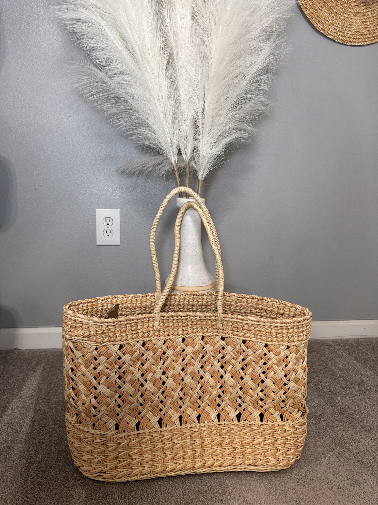 Beach accessories 🏝️ The cutest straw tote bag from Target under $40!

#LTKSeasonal #LTKFindsUnder50 #LTKStyleTip