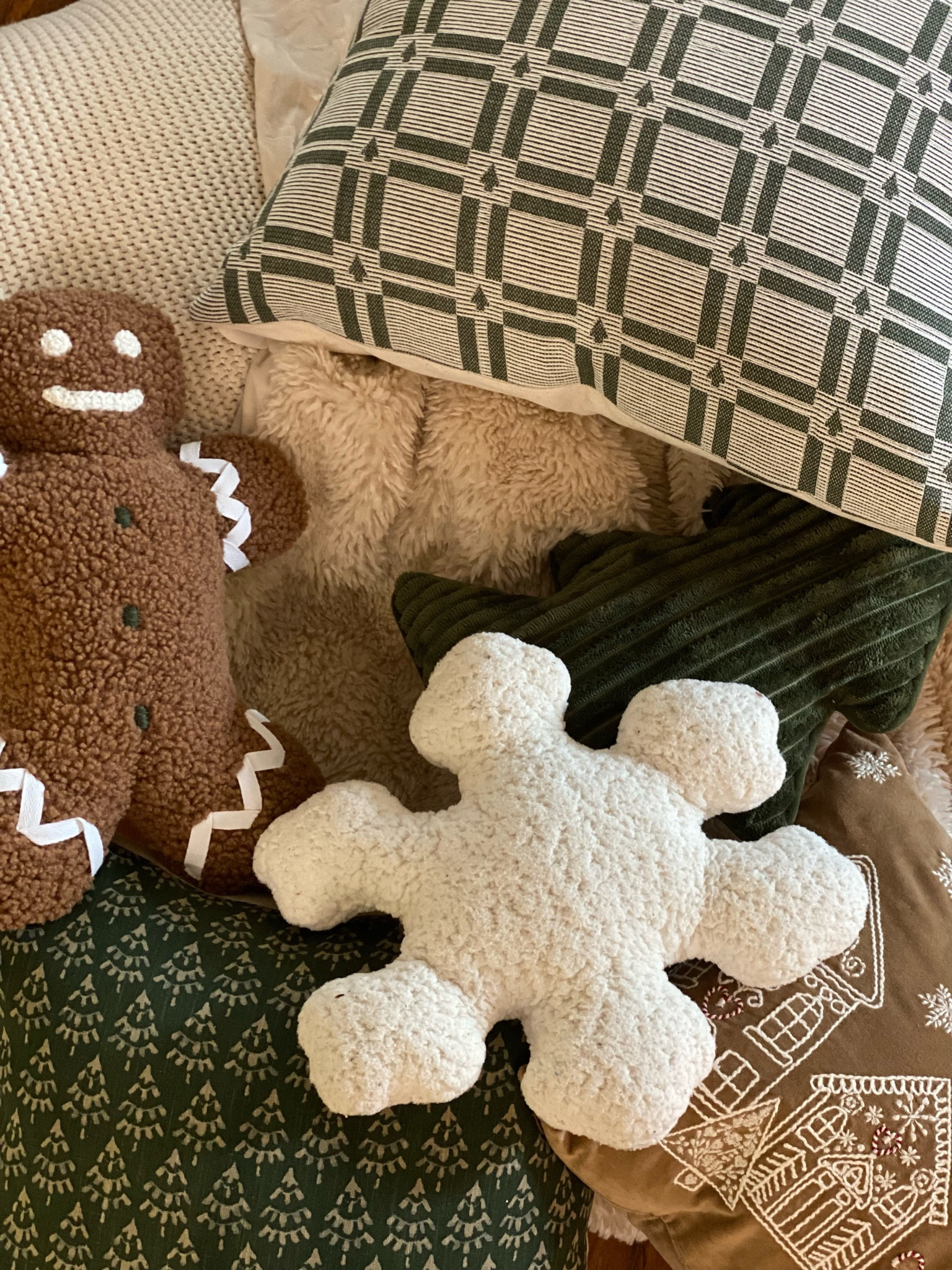 Christmas pillows, the gingerbread man and snowflake I DIYed! 🎄

#LTKHoliday #LTKhome #LTKSeasonal