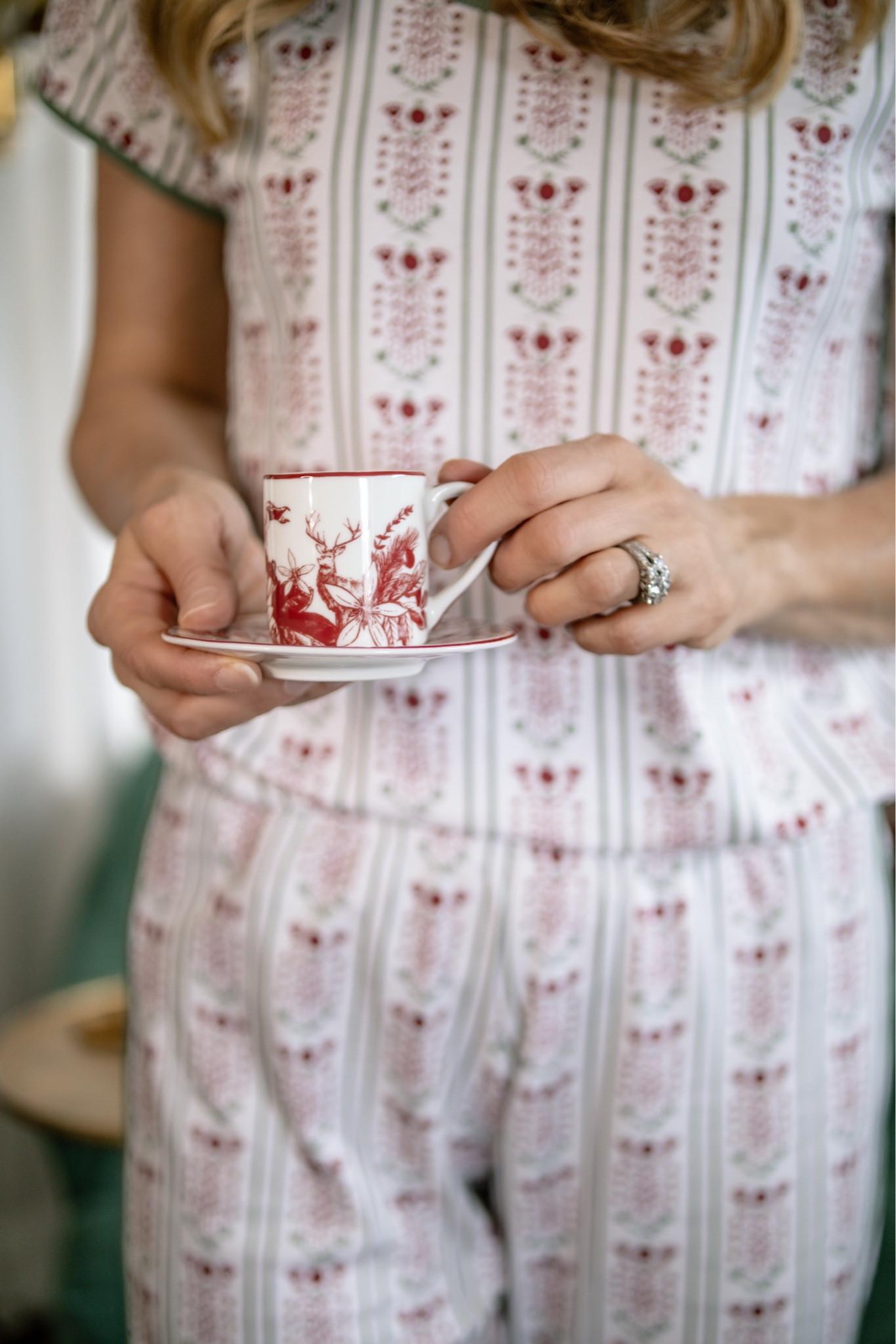 Tara Thorsen of @thefashionhousemom shares cozy holiday home essentials. These make great holiday gifts!

Christmas pajamas, pajama set, holiday mugs and plates. 


#LTKHoliday #LTKGiftGuide #LTKhome