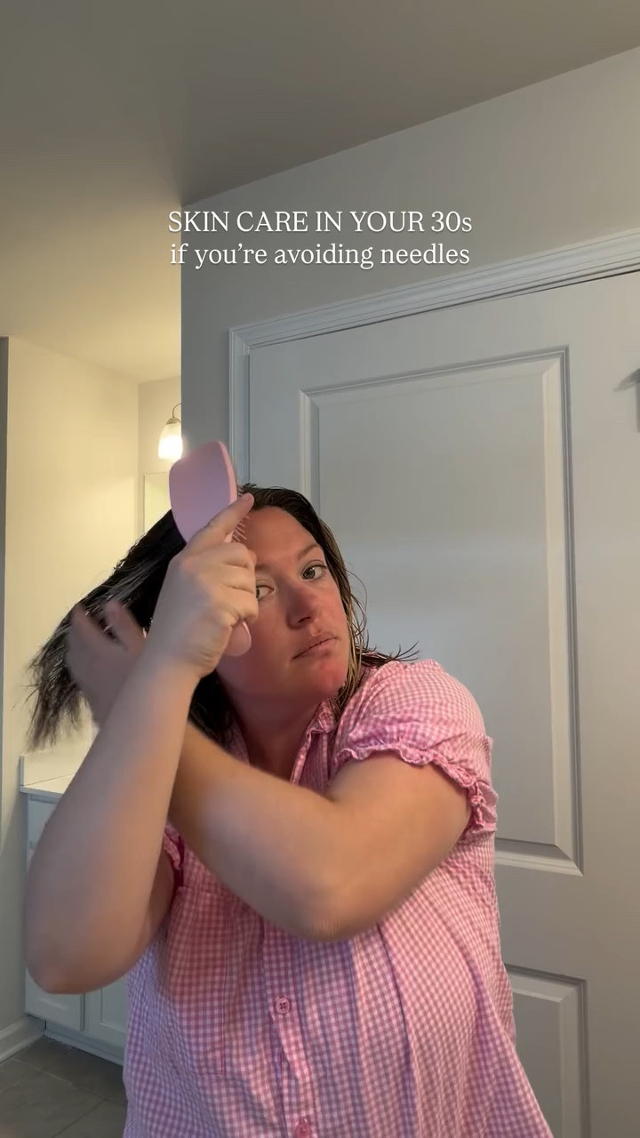 some new steps to my skin care routine to brighten & tighten my skin! #ad 

being a busy mom, whose in the sun a lot, I’ve noticed more redness, fine lines and wrinkles lately. Thanks to @parevabeauty for creating clinically driven products that treat the aging skin with quality ingredients so I don’t keep feeling like I’m the only one getting older looking 

#longevity #molecur3 #vitamin3 #clinicalskincare