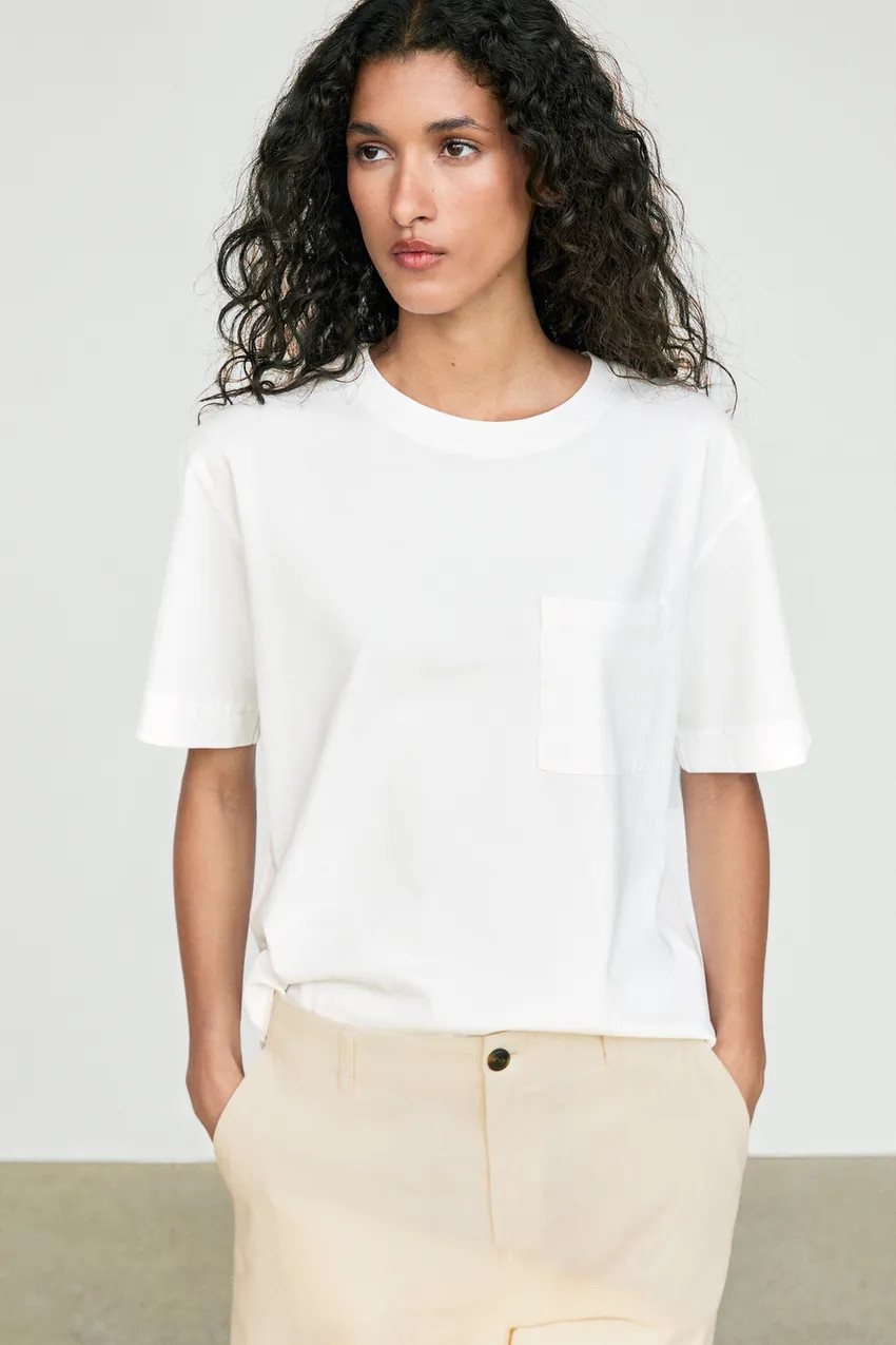 Short sleeve T-shirt with pocket detail | Massimo Dutti US