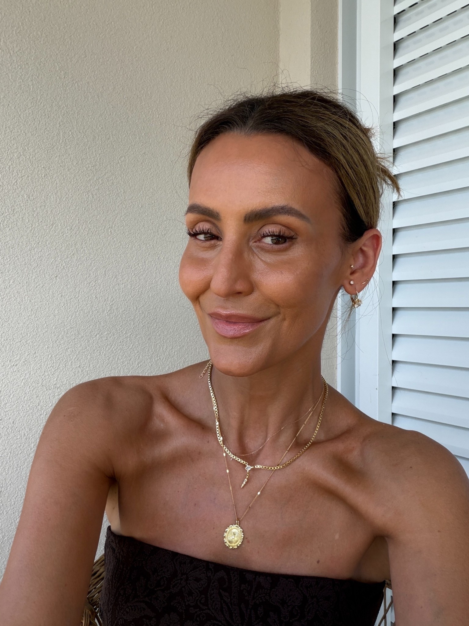 Beach makeup - shade 14
Medium bronzer 
Brown mascara 


#LTKBeauty #LTKSeasonal #LTKOver40