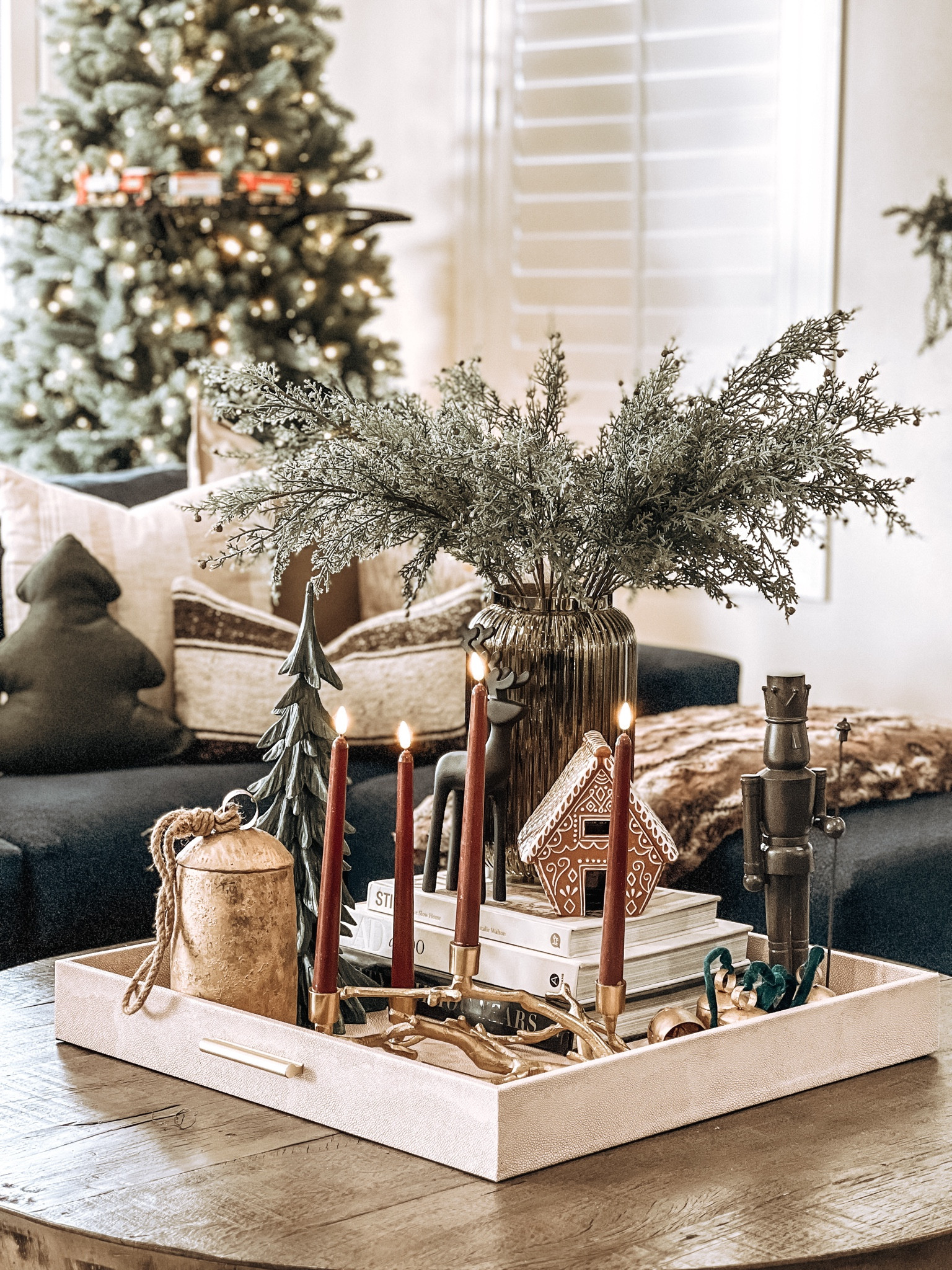 Coffee table style 


#LTKhome #LTKHoliday #LTKSeasonal