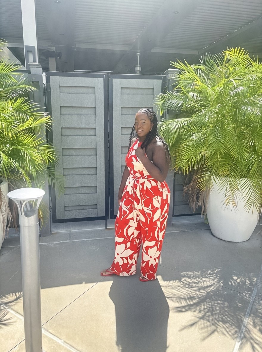An elevated summer outfit formula: a bold one-piece, simple accessories, and effortless styling

elevated everyday summer outfit, summer outfits, easy outfits that look put together,jumpsuits, Mango