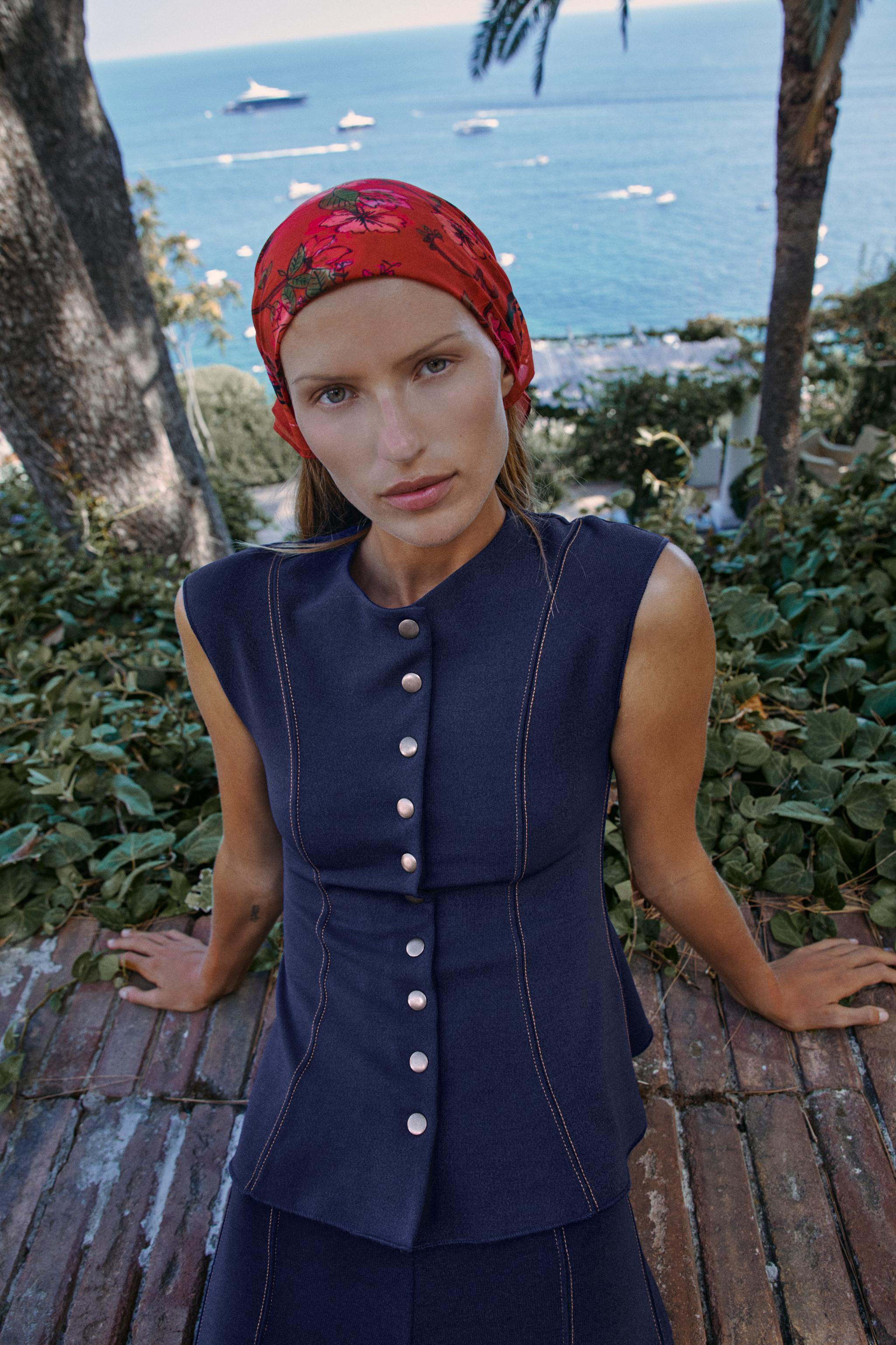 CONTRAST STITCHING VEST | Zara US