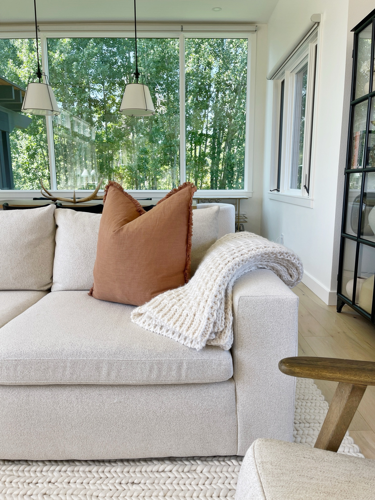 HOME \ fall living room decor additions🍂 amazon brown linen pillow cover and target cozy knit blanket 🤌🏻



#LTKSeasonal #LTKFindsUnder50 #LTKHome