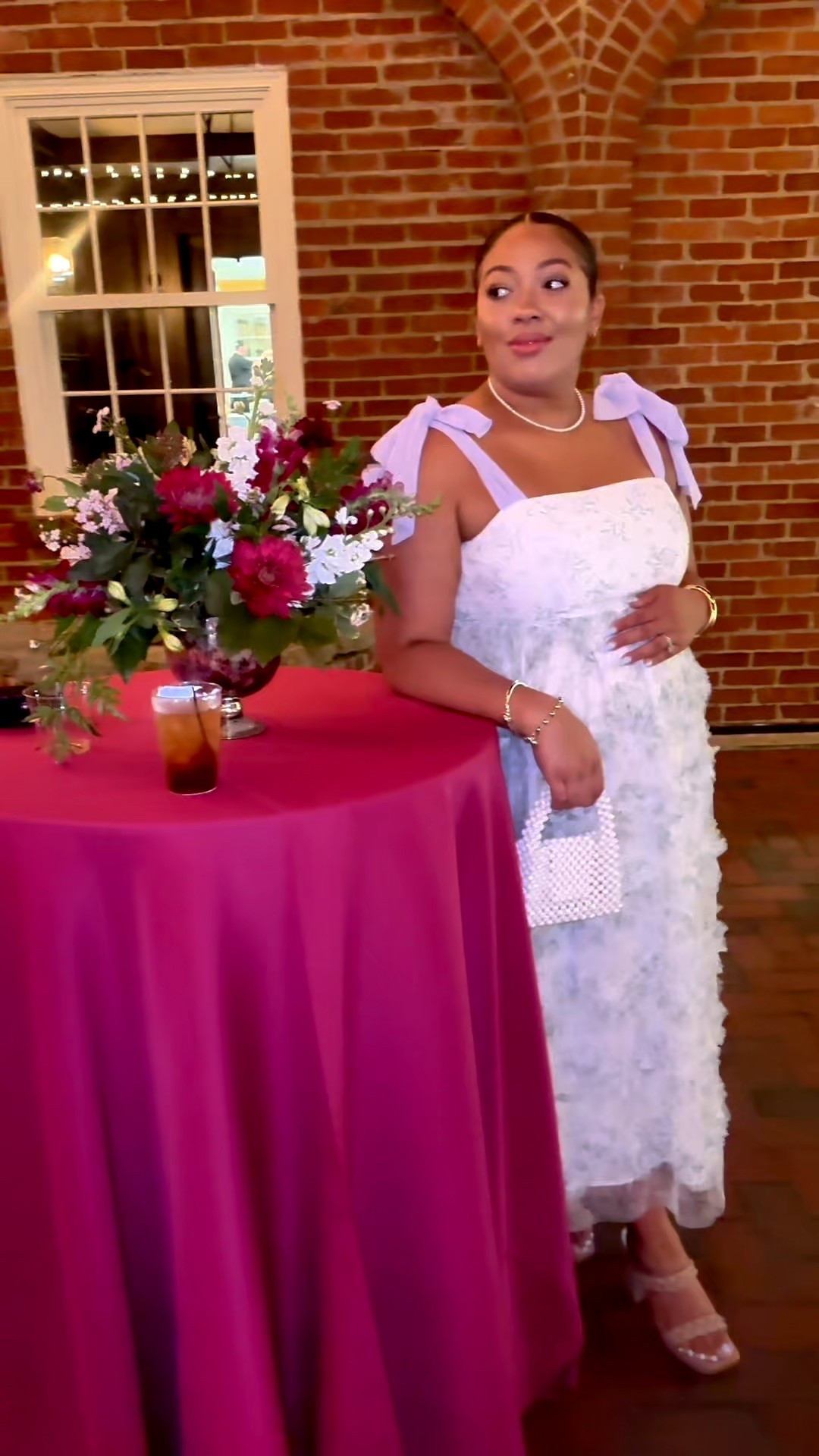 A lovely summer dress for my fellow mamas-to-be or any ladies looking for the perfect special occasion look! 🤰🏽💕