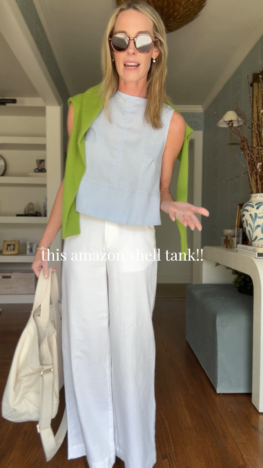 Insanely good elevated basic! My fave style of top in spring / summer! Size XS 