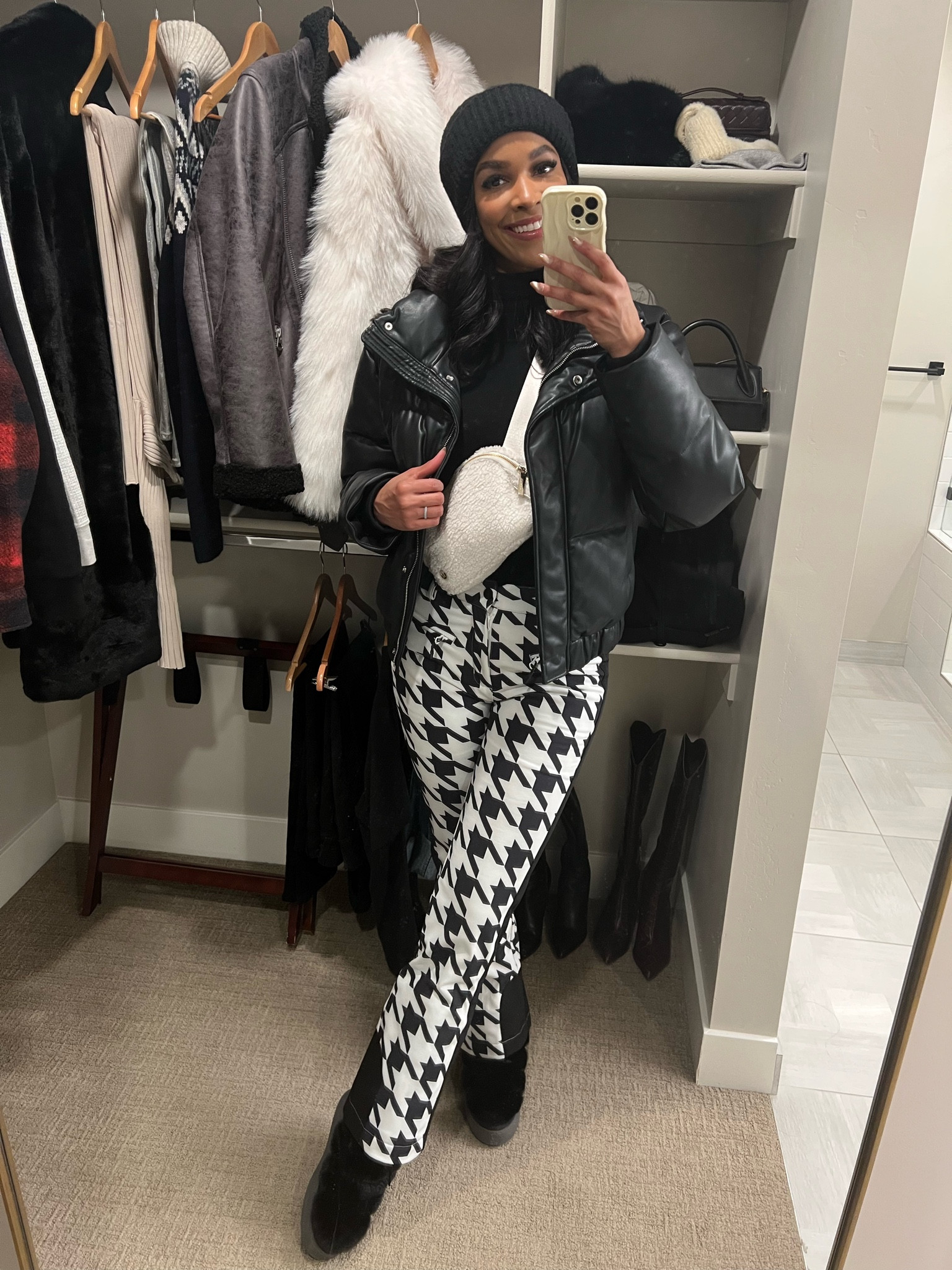 Winter ski outfit 
Ski pants -small 
Boots-tts 