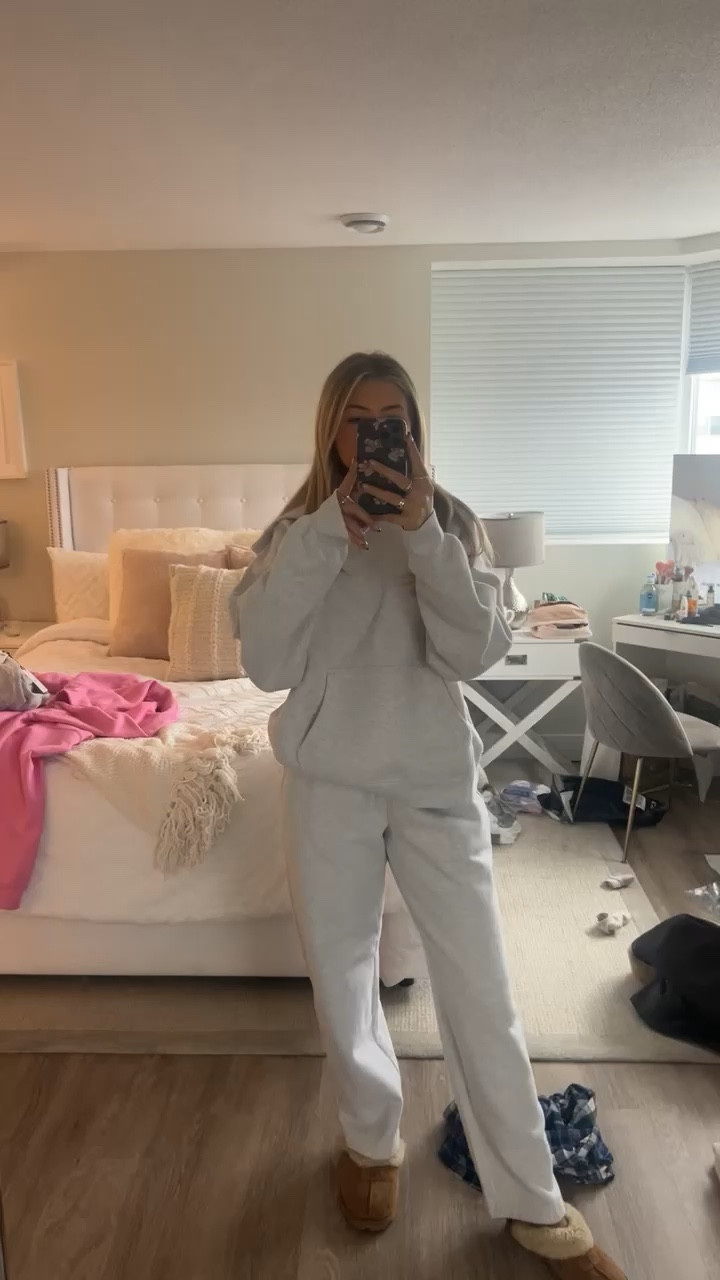 THIS ARITZIA SET OMG >>>

#LTKfindsunder100 #LTKGiftGuide #LTKU