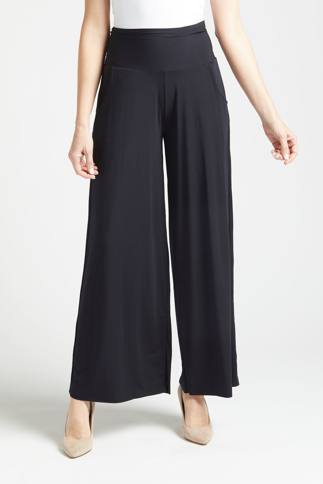COMMANDO Butter Wide Leg Pant | EVEREVE | Evereve
