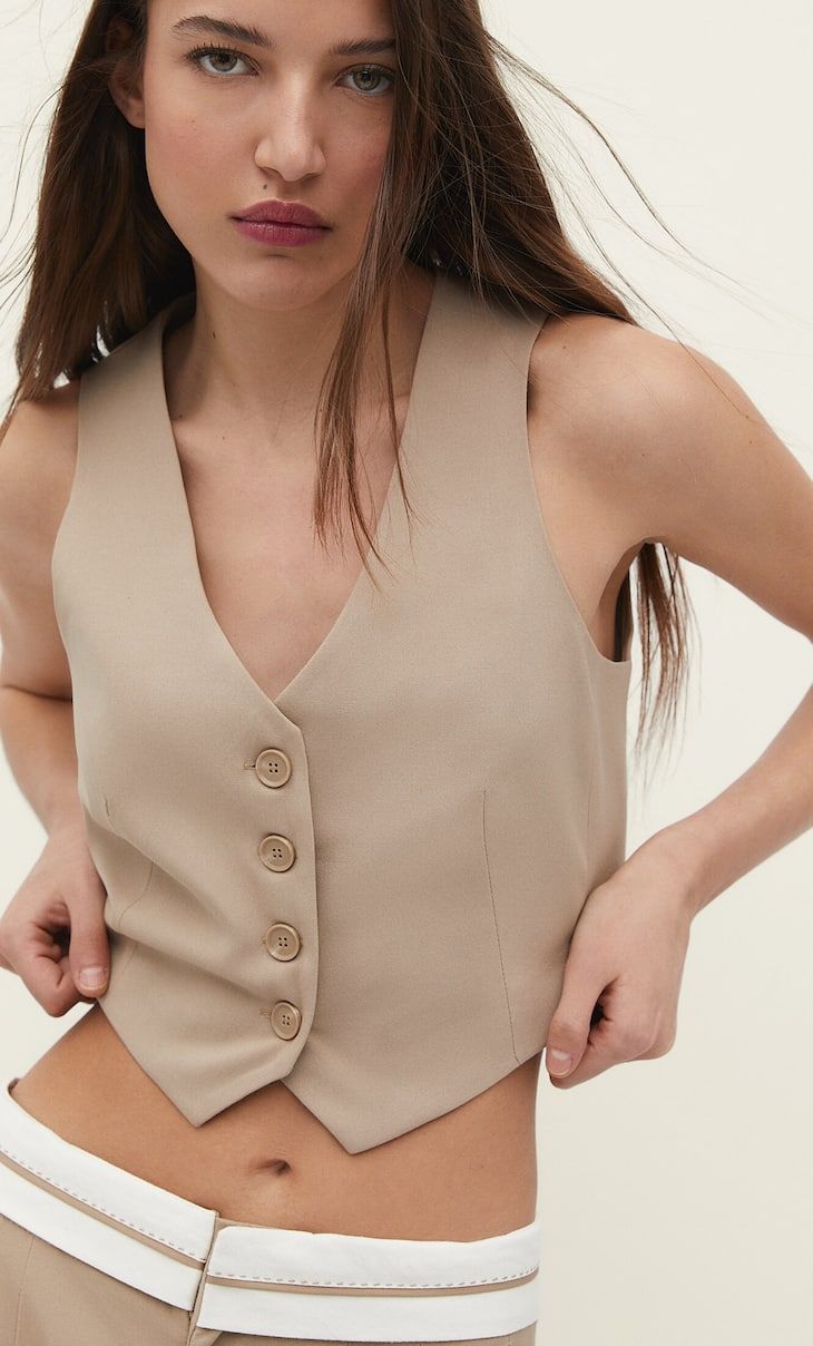 Basic short waistcoat | Stradivarius (UK)