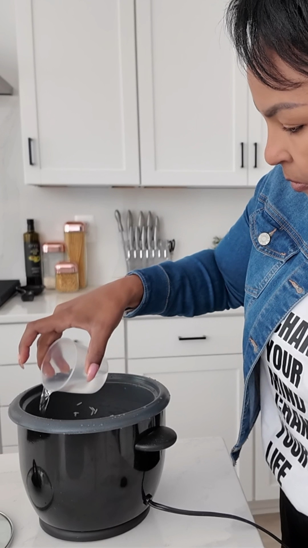 I don’t rush meals like this.

Cleaning the rice, setting the cooker, and letting it do its thing.

I linked the rice cooker and kitchen tools I use if you’re curious. 👇🏽

#LTKfoodie #LTKHome