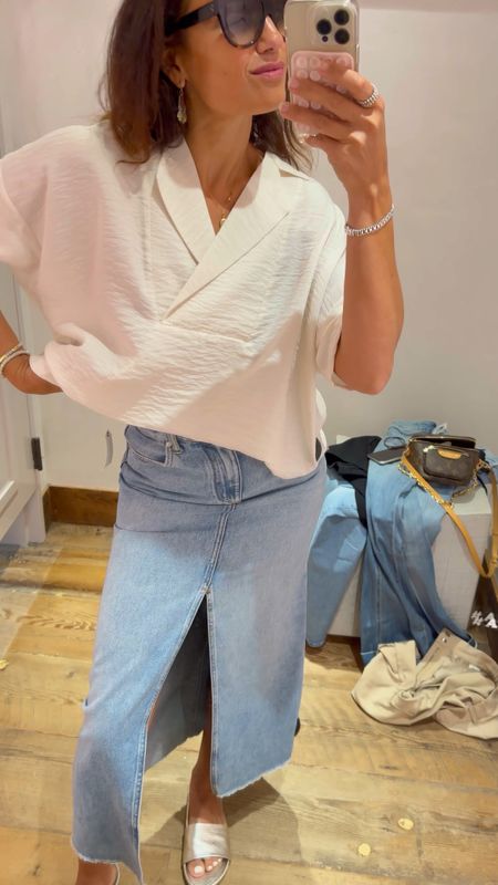 Anthropologie try on! 
Size 26 jeans 
Size small tops 