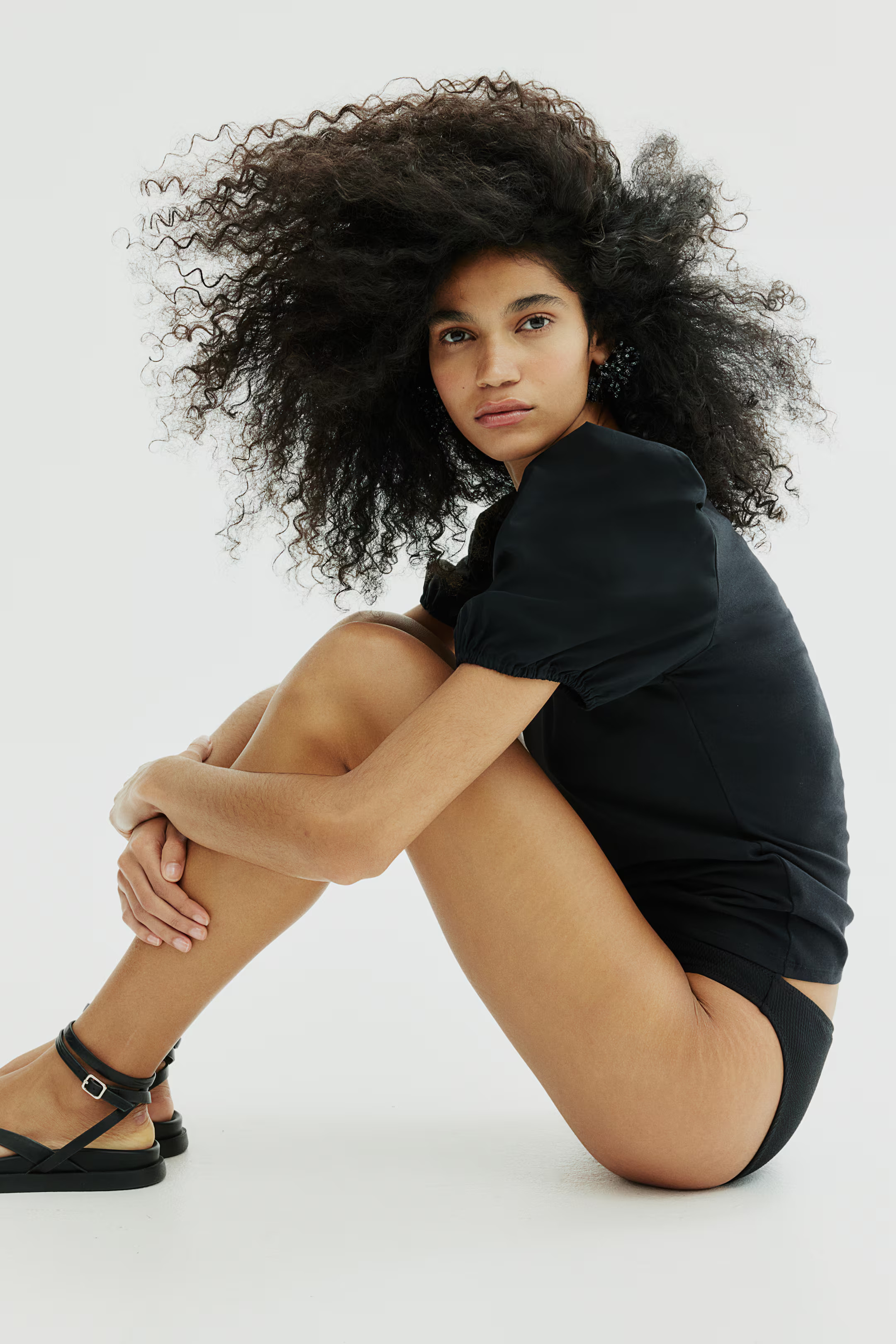 Puff-sleeved top | H&M (UK, MY, IN, SG, PH, TW, HK)