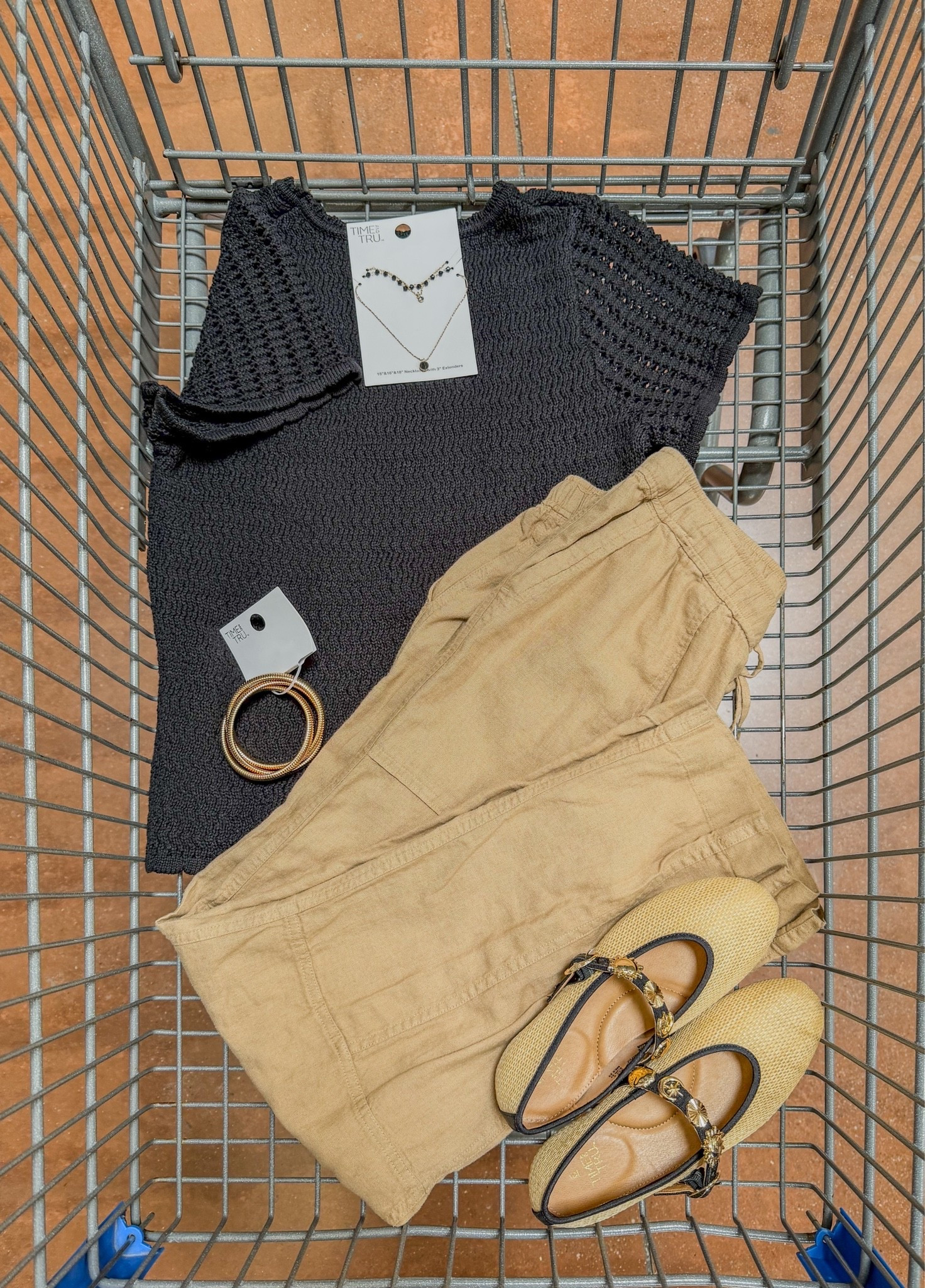 Linen-look pants, a textured knit top, and neutral accessories = the kind of outfit that always looks expensive 🤎 Effortless, comfortable, and perfect for everything from errands to lunch with friends.

#LTKgrwm #LTKootd #LTKSeasonal