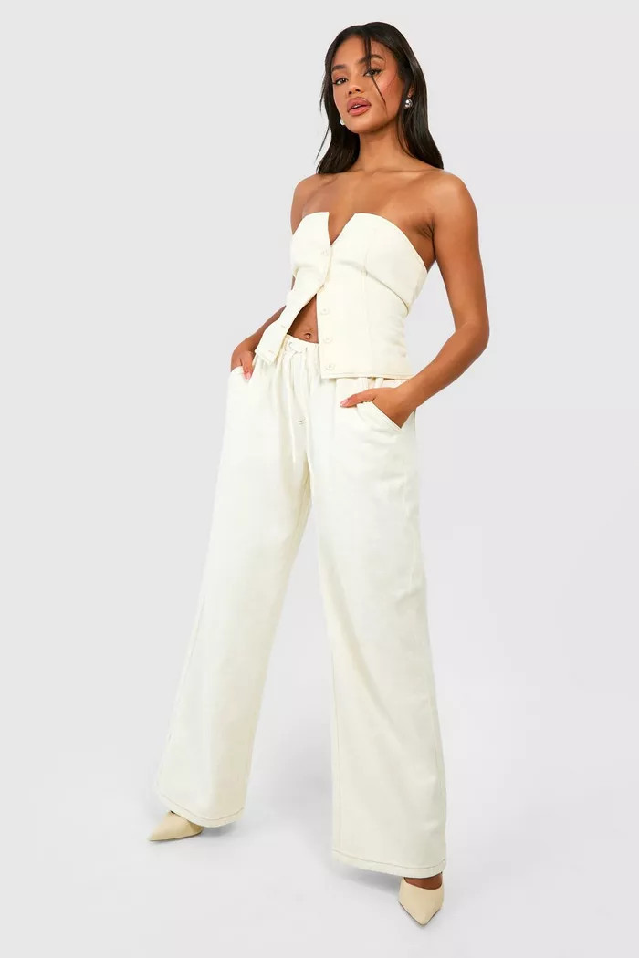 Low Rise Elasticated Drawstring Waist Baggy Boyfriend Jeans | Boohoo.com (UK & IE)