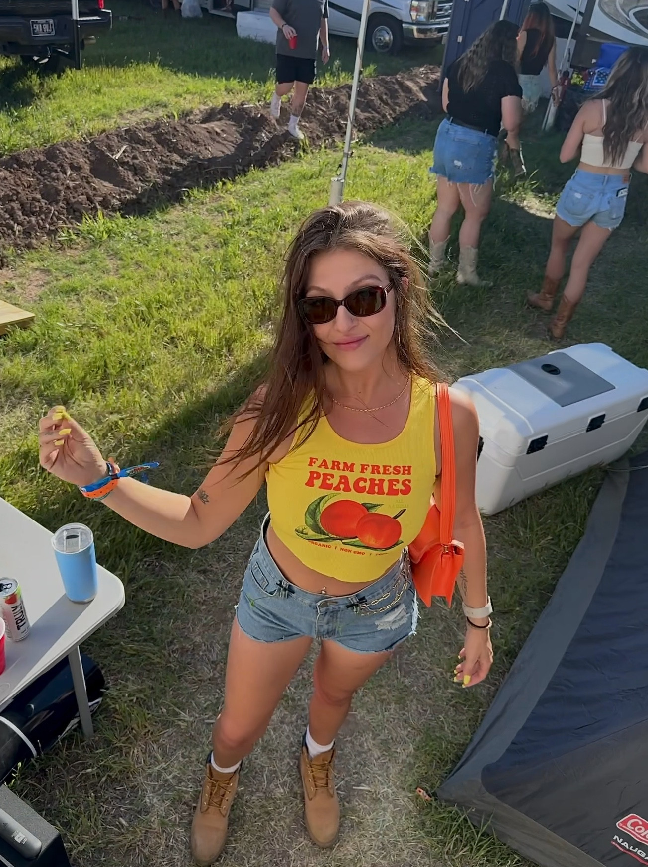 FARM FRESH PEACHES BABY! Day 2 of my country thunder outfit series. Temu is literally a god sent! This top was super form fitting & great material. Boots are Tim’s but can’t be linked - had to bring the Philly country to Arizona!🏜️ 🤠 🌵 🪕 🥾 ✨ 

#LTKFestival #LTKfindsunder50 #LTKSeasonal