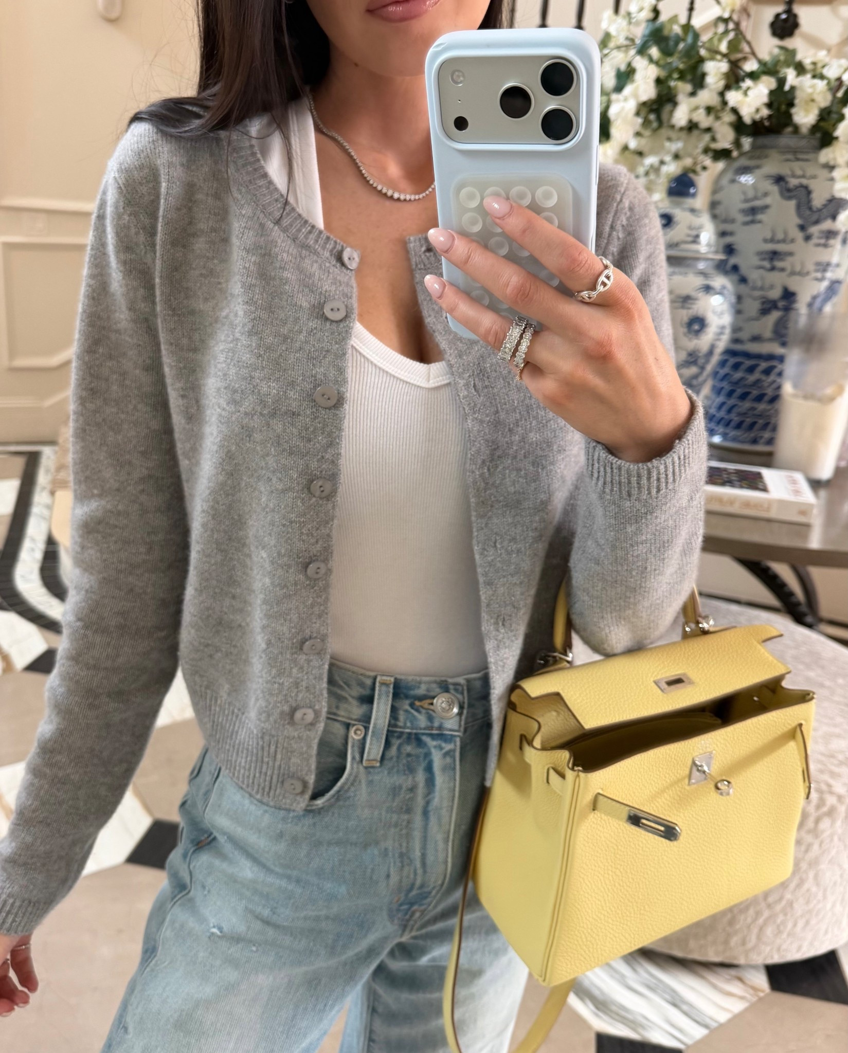 Wearing S in tank and XS in Cardi! 🤍