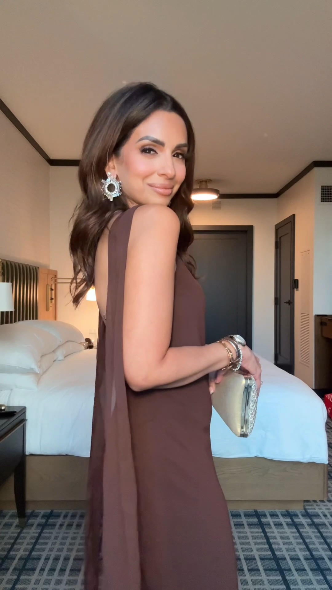 Tonight's look ✨ wearing an xs in dress (I did get the length hemmed!) runs TTS!

#LTKCon #LTKPetite #LTKWedding