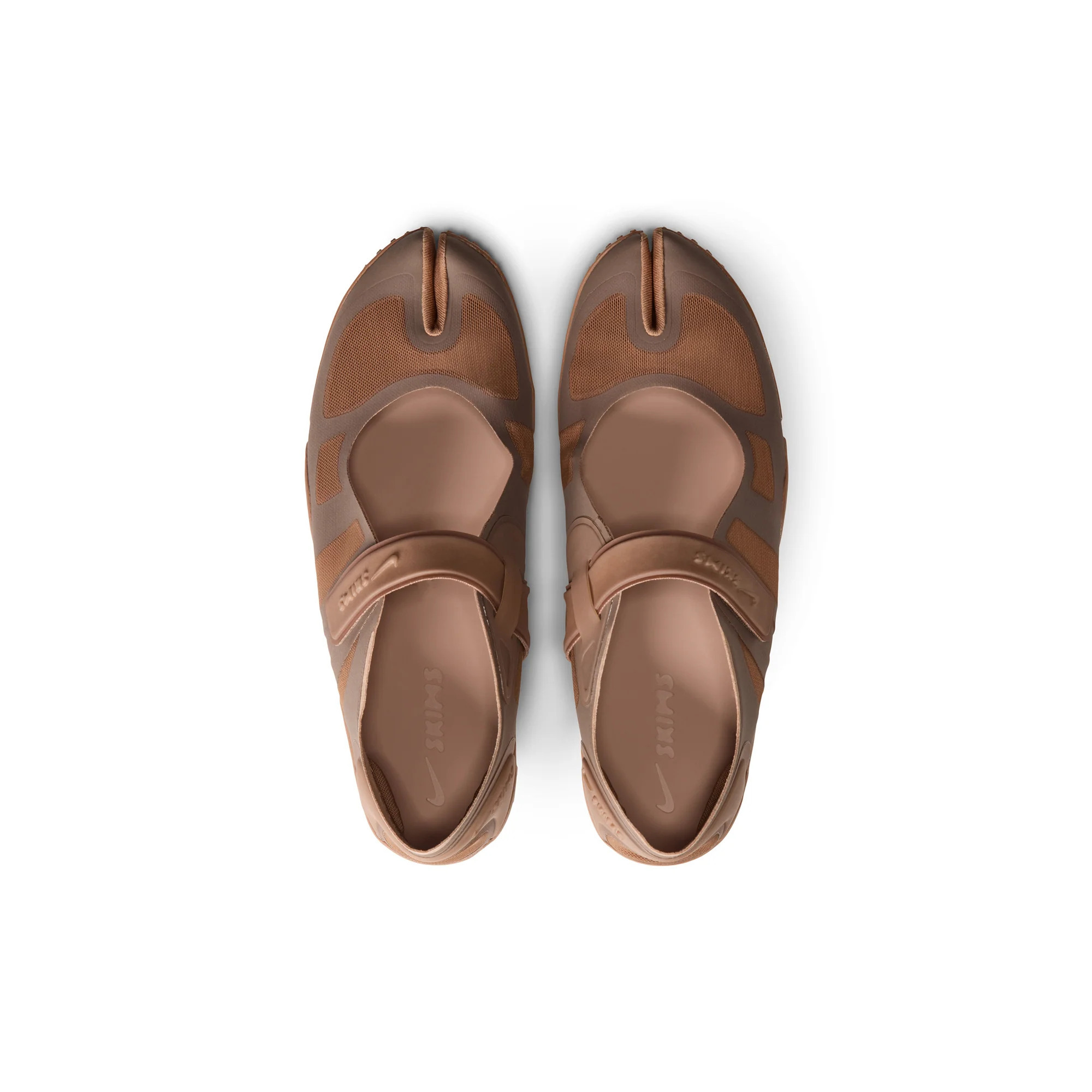 SKIMS Rift Mesh | Medium Neutral | W 11.5 | NikeSKIMS Footwear | SKIMS (US)