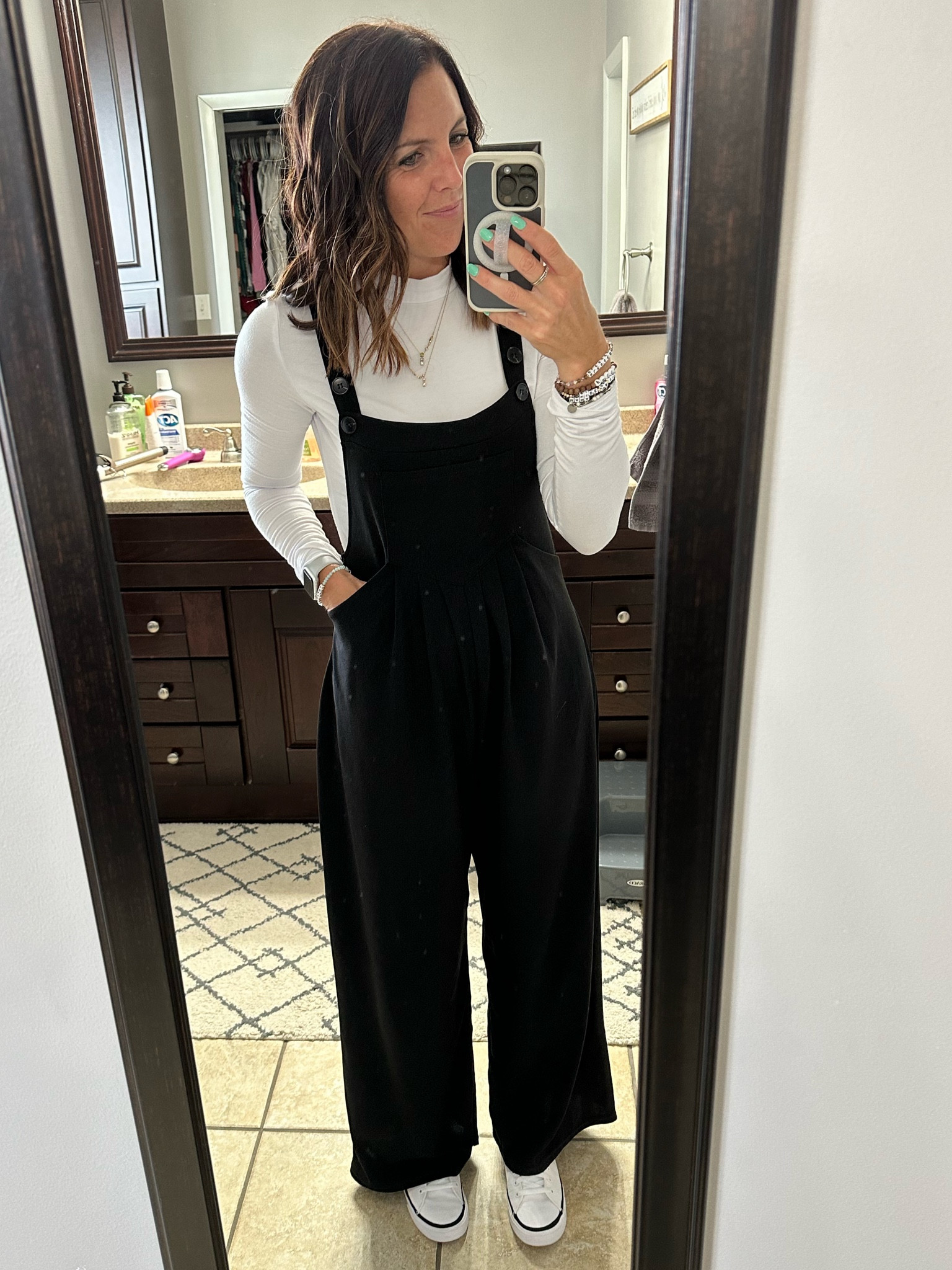 Best casual/dressy bibs ever
I sized down to XS in bibs
Sized up to Medium in mock long sleeve
Shoes 8.5 and I’m 8-8.5

#halara #amazon #nike #lwp

#LTKstyletip
