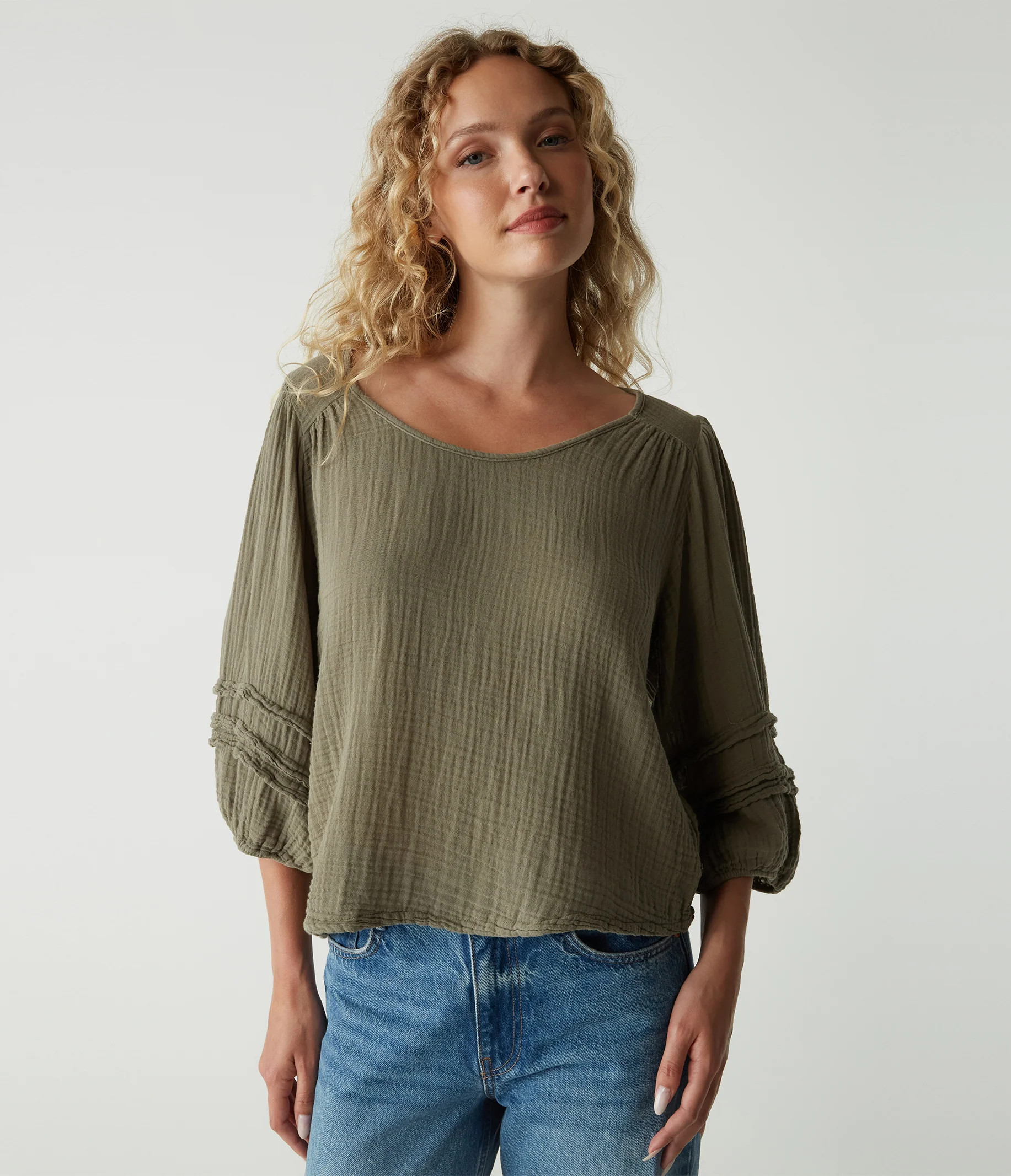 Pruitt Balloon Sleeve Top | MichaelStars.com